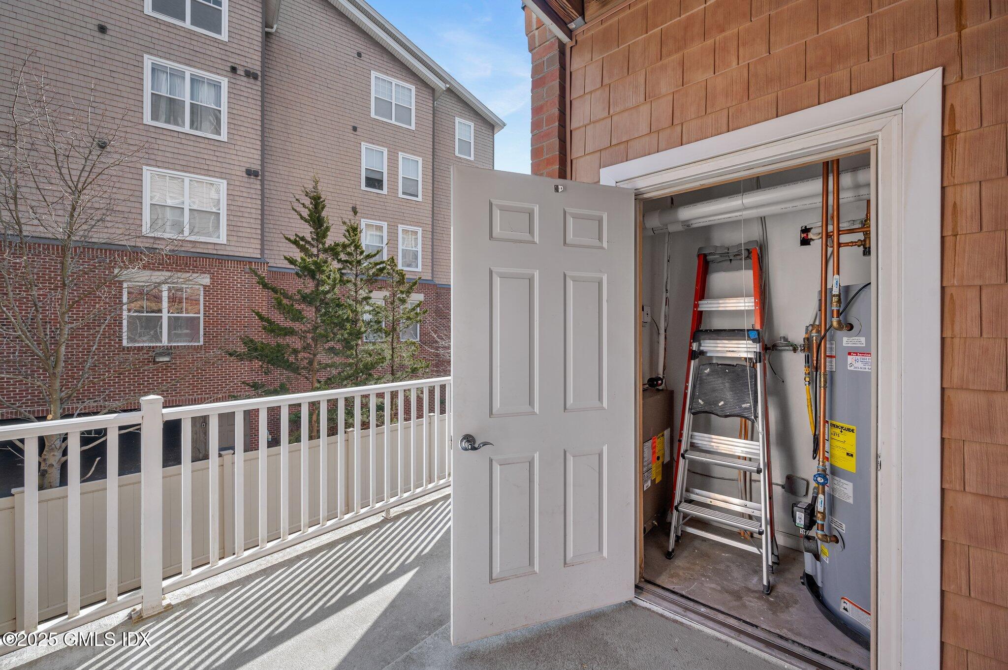 25 Adams Avenue, 114