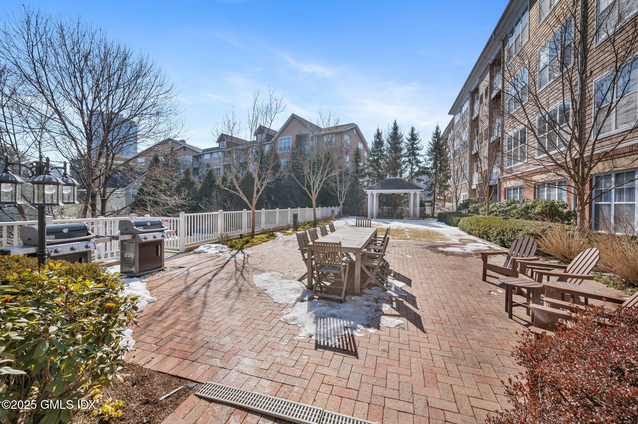 25 Adams Avenue, 114