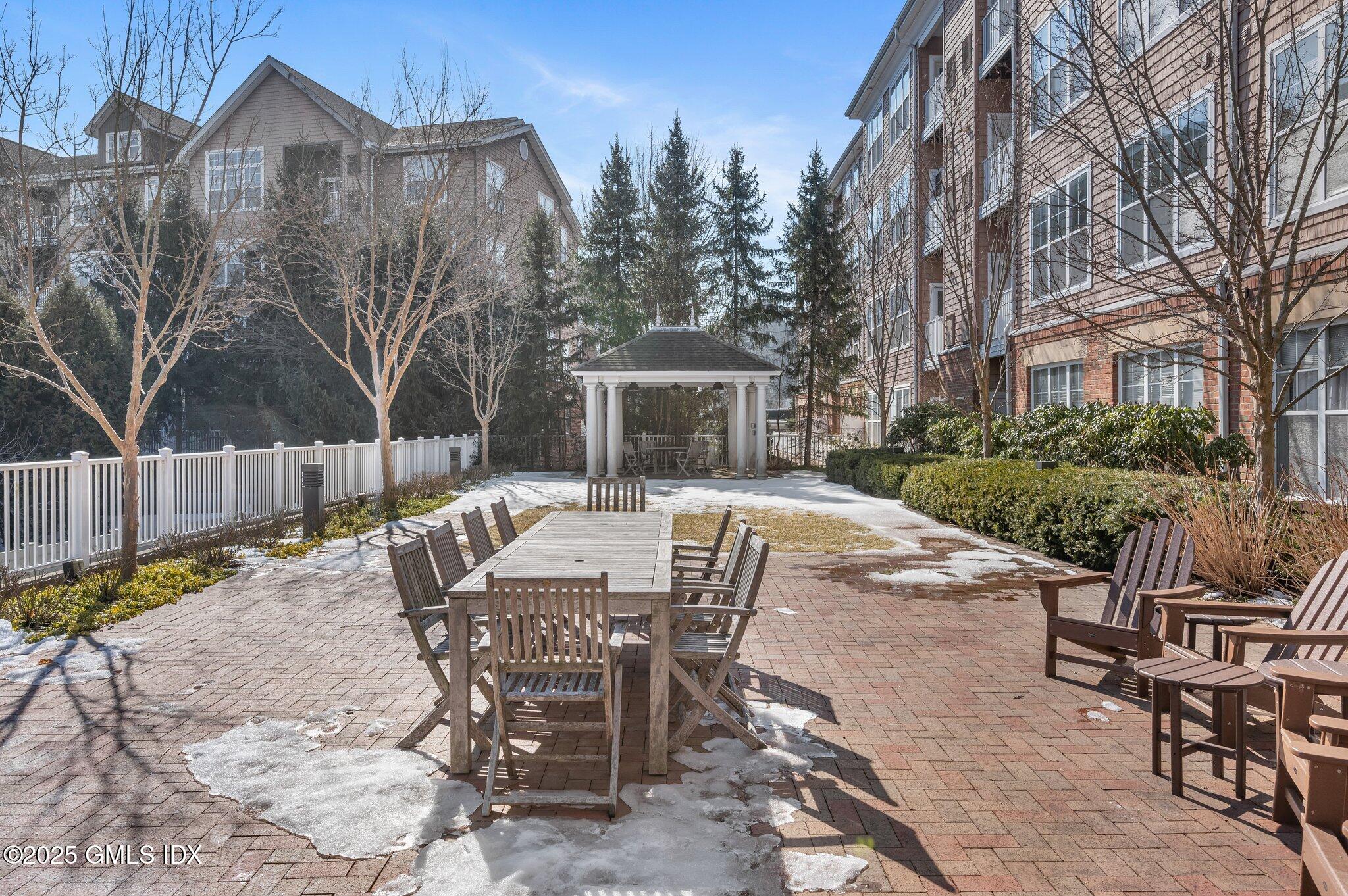 25 Adams Avenue, 114