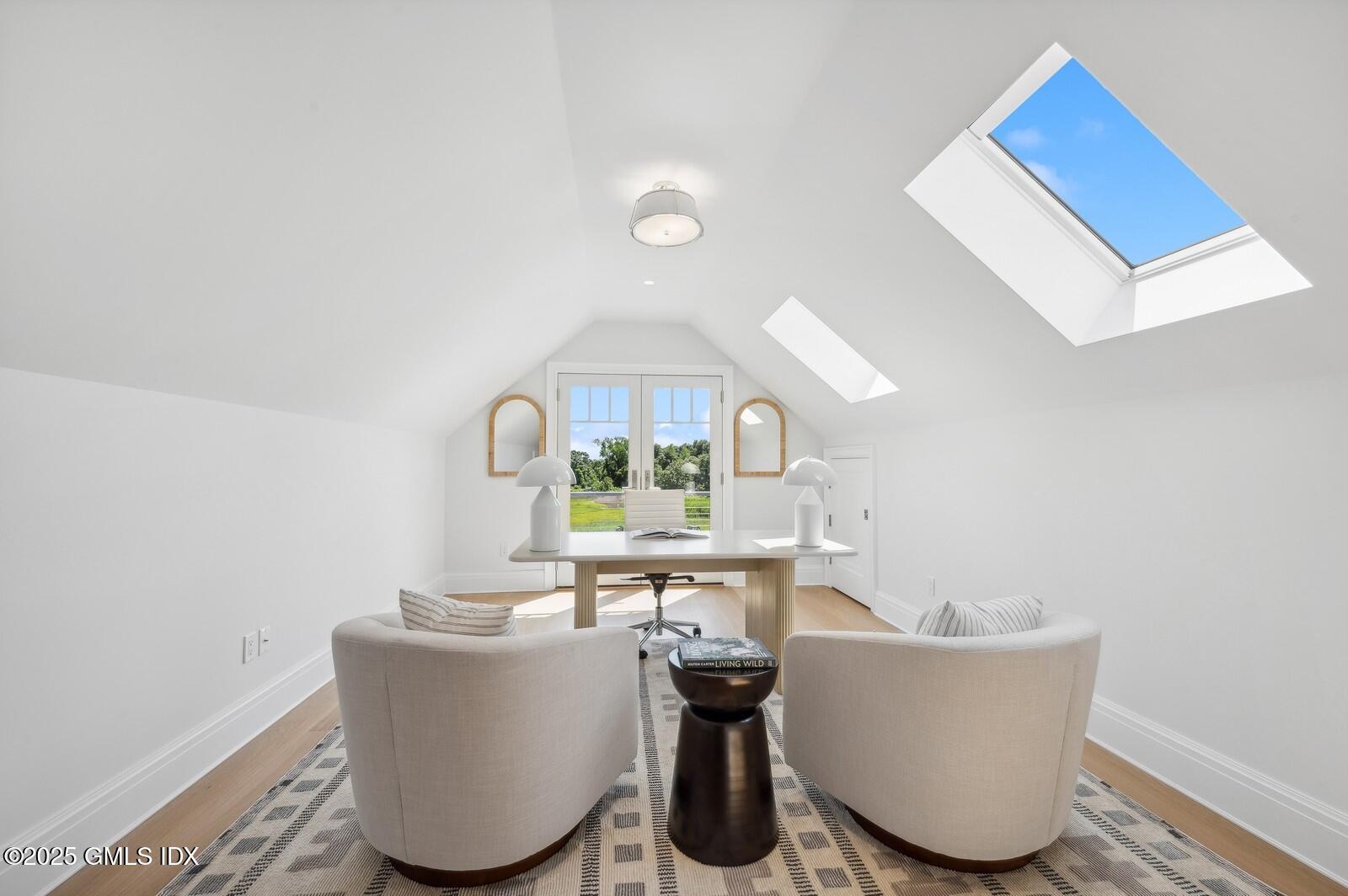 405 Whitfield Street, 1A