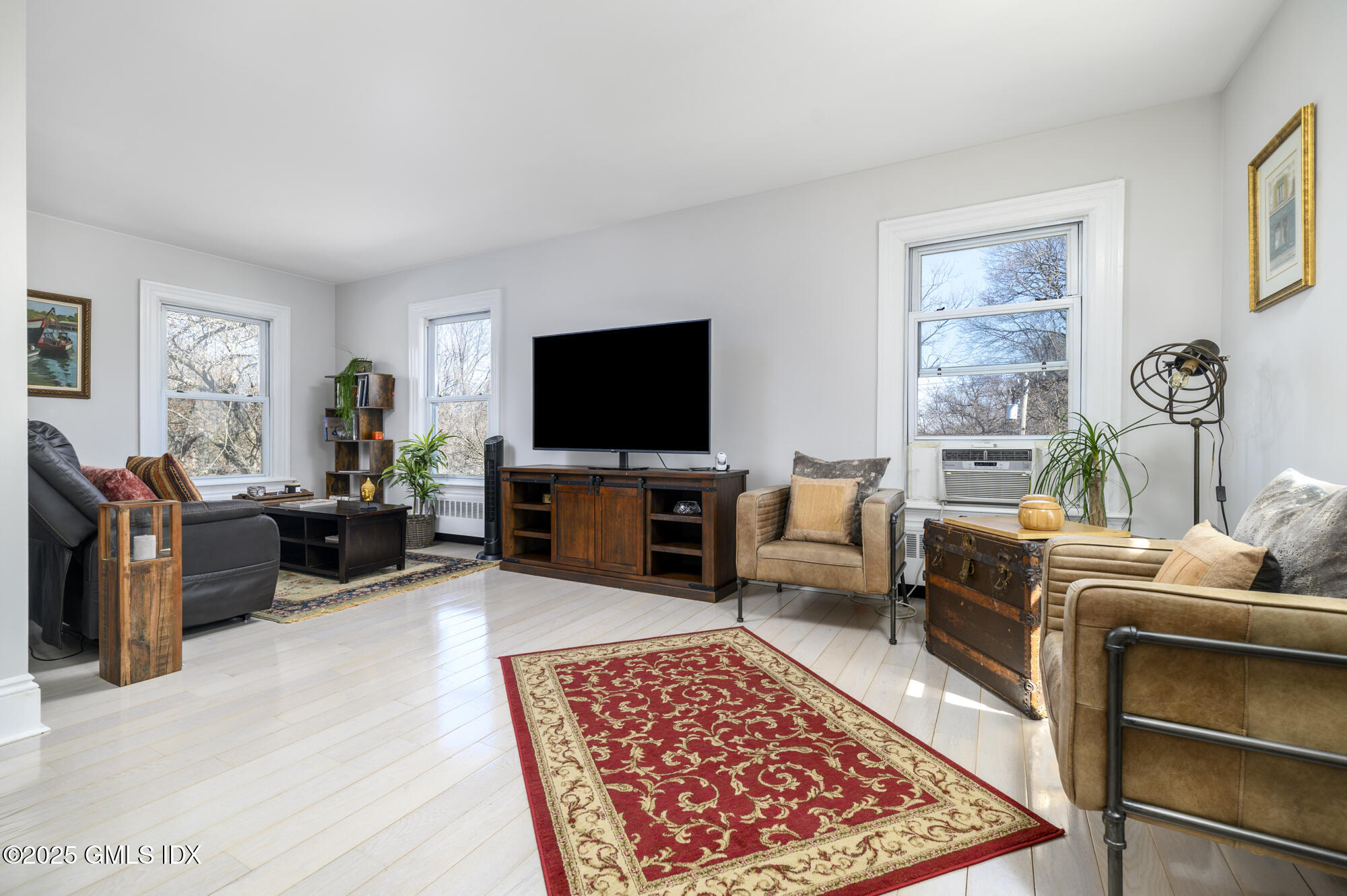 14 Byram Shore Road, 2