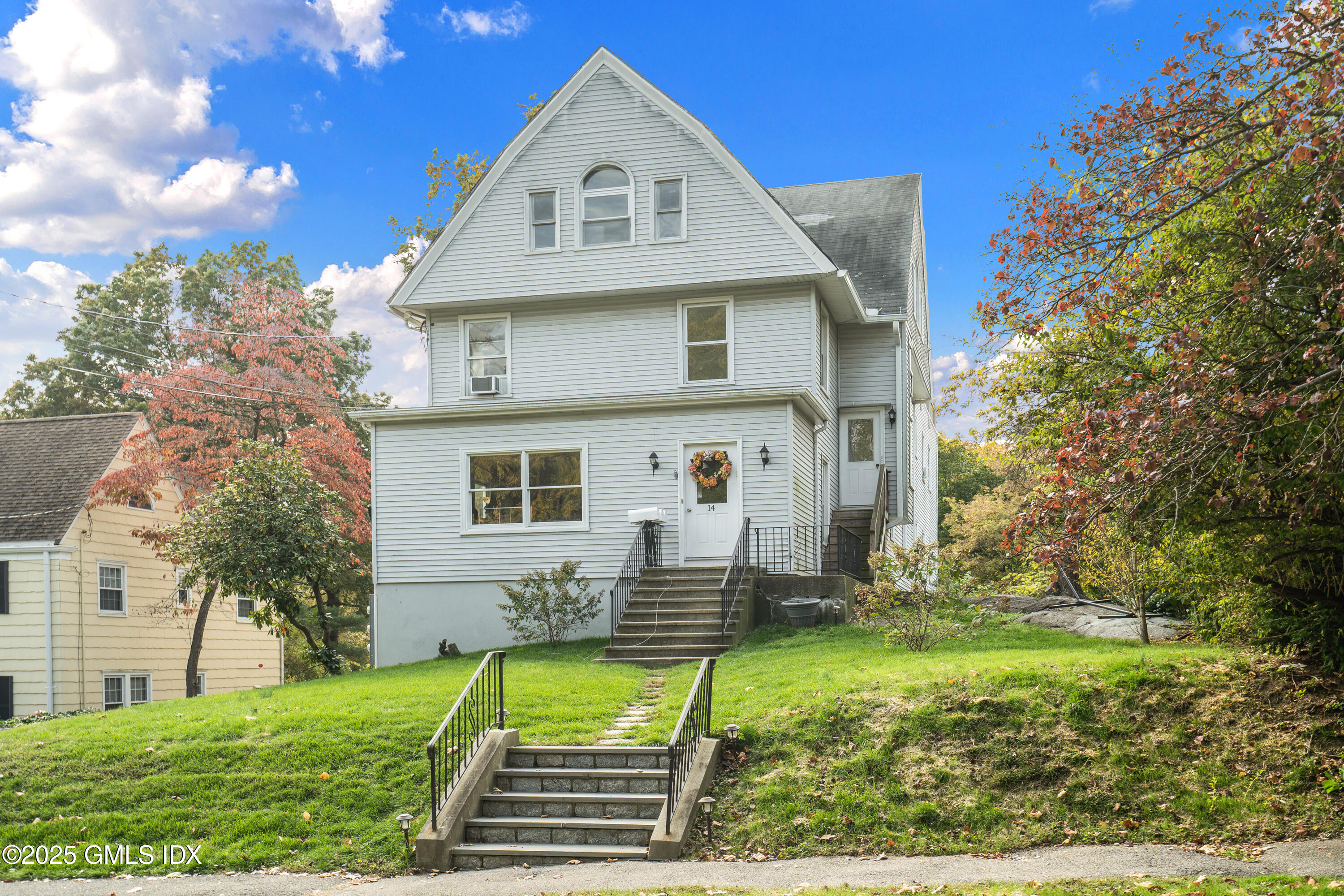 14 Byram Shore Road, 2