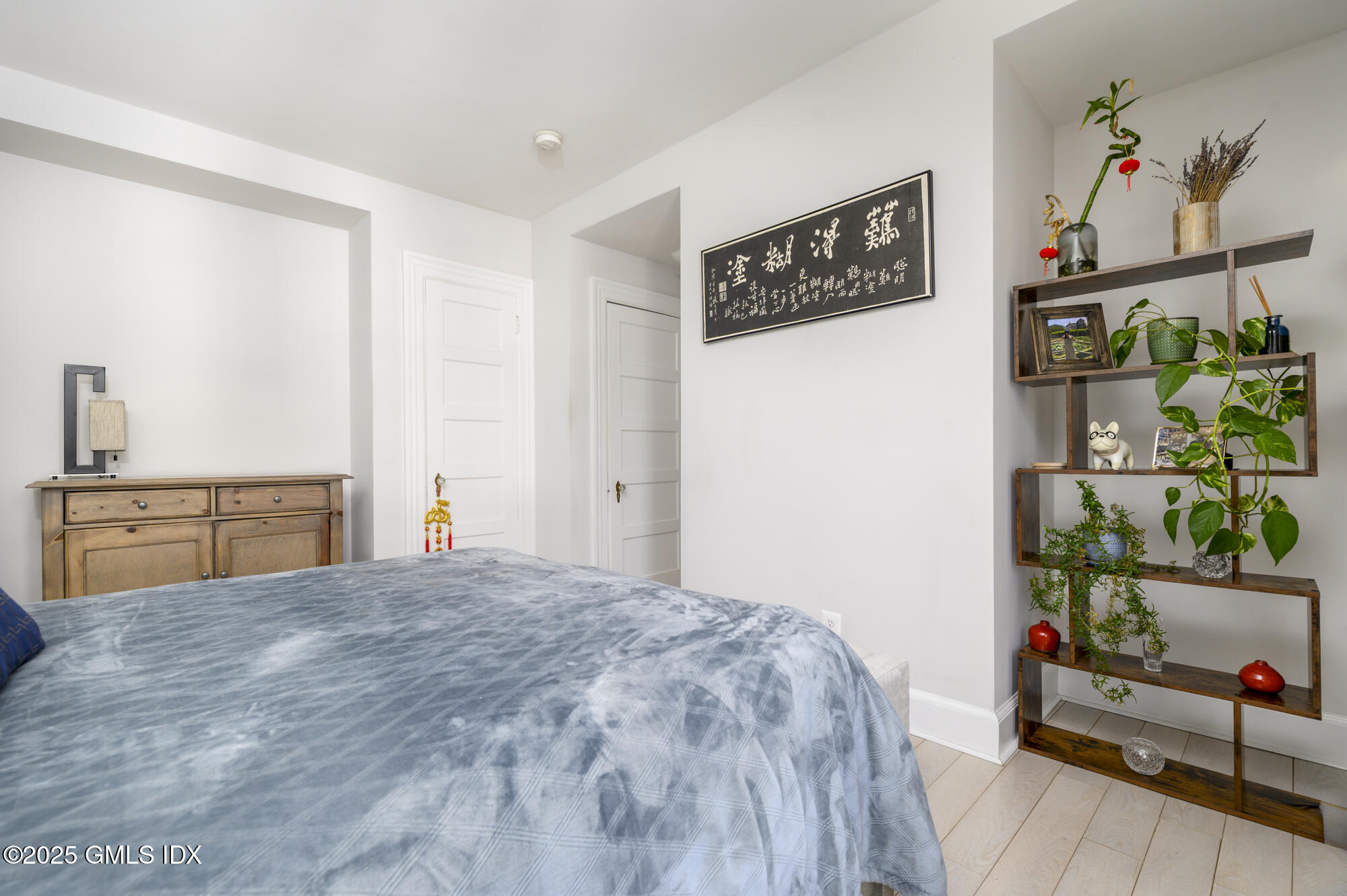 14 Byram Shore Road, 2