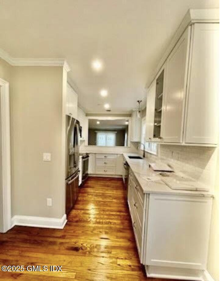 51 Forest Avenue, 44