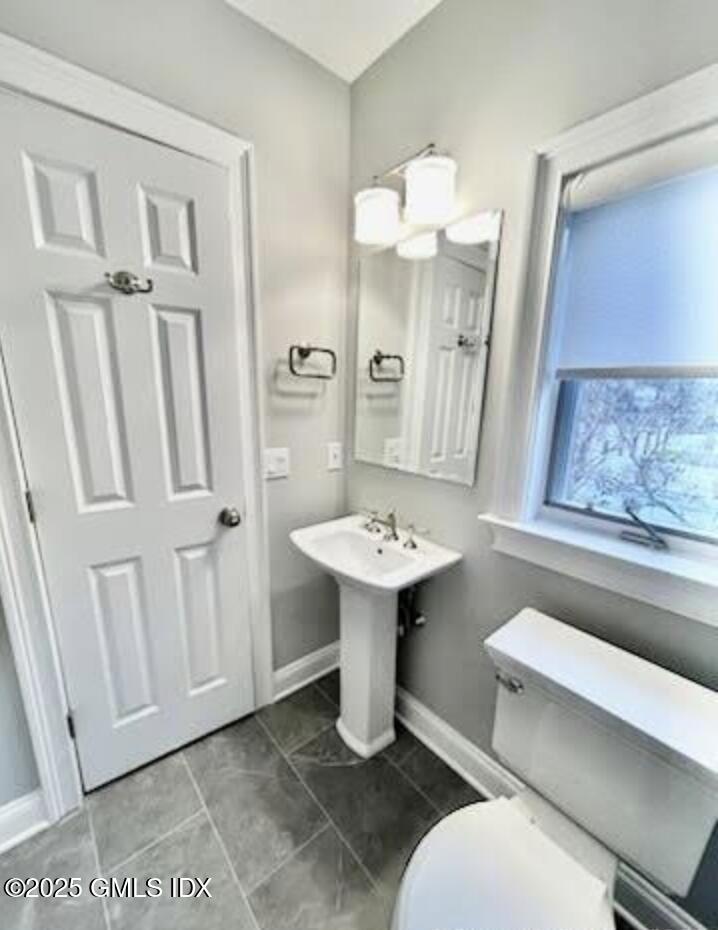 51 Forest Avenue, 44