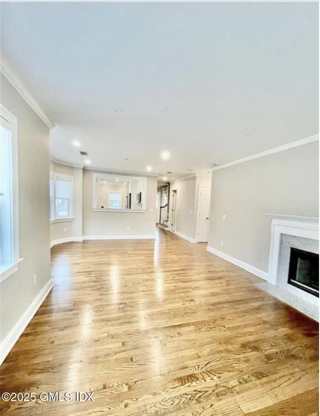 51 Forest Avenue, 44