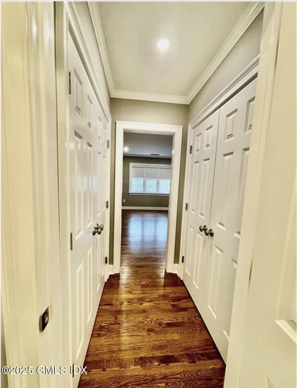 51 Forest Avenue, 44