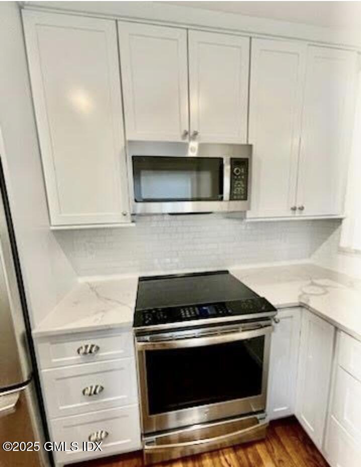 51 Forest Avenue, 44