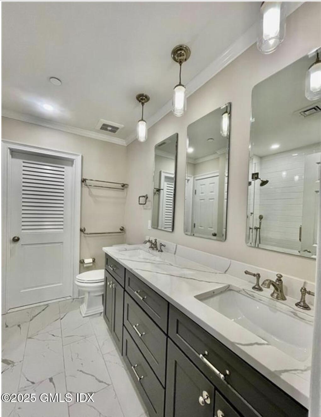 51 Forest Avenue, 44