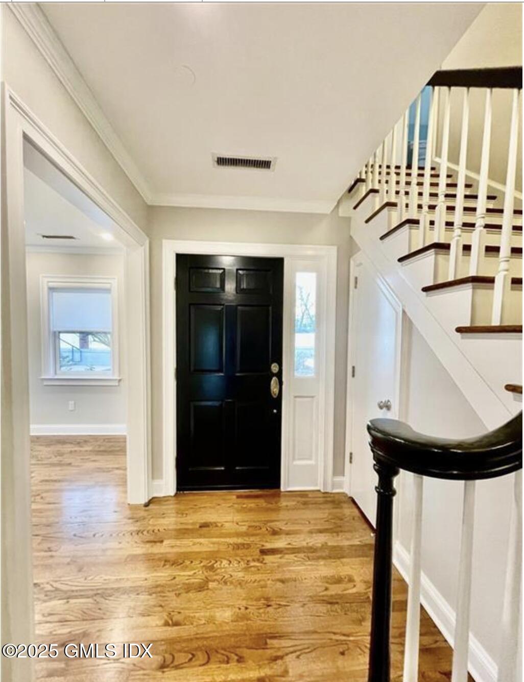 51 Forest Avenue, 44