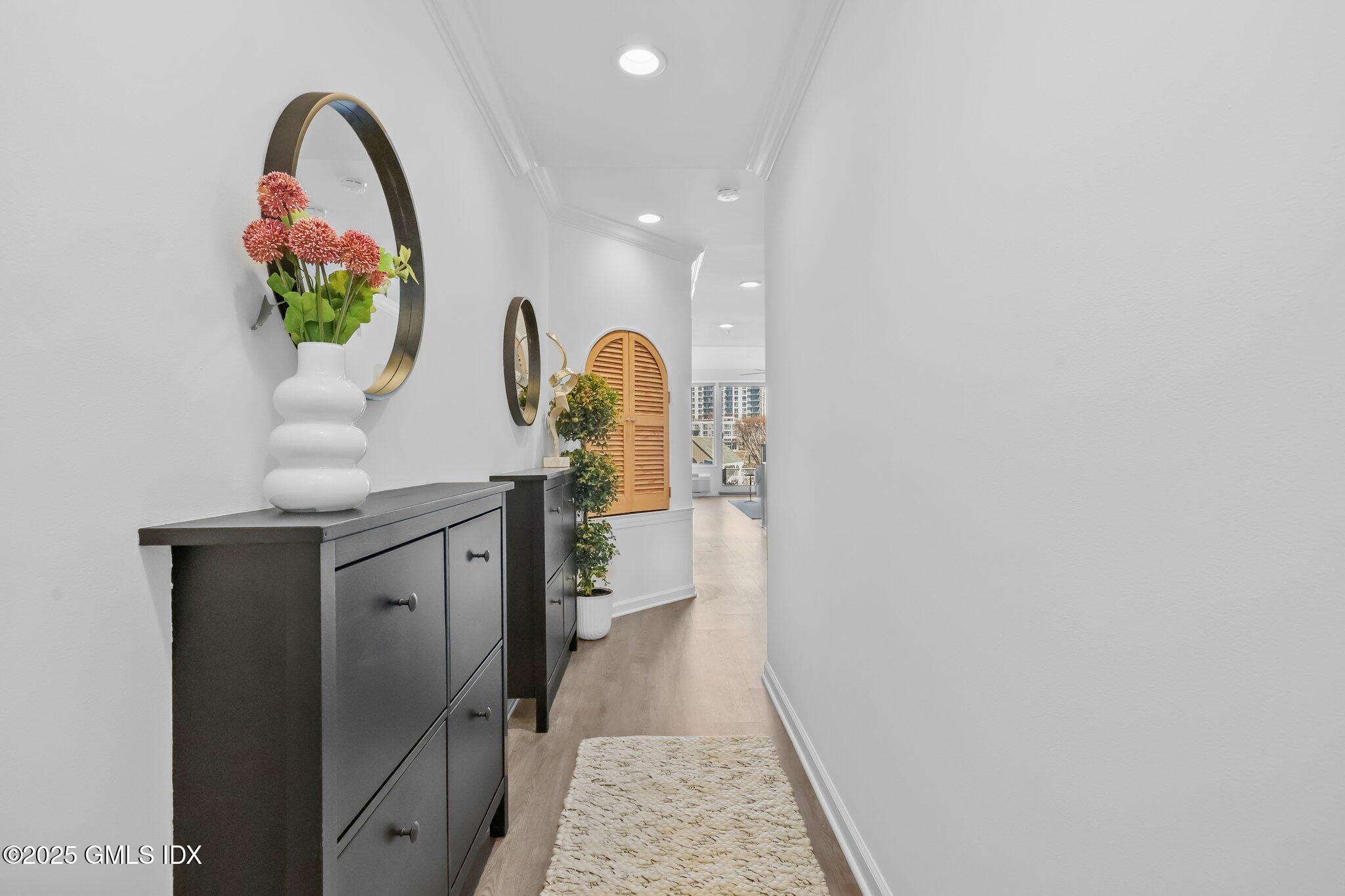 98 Southfield Avenue, 103