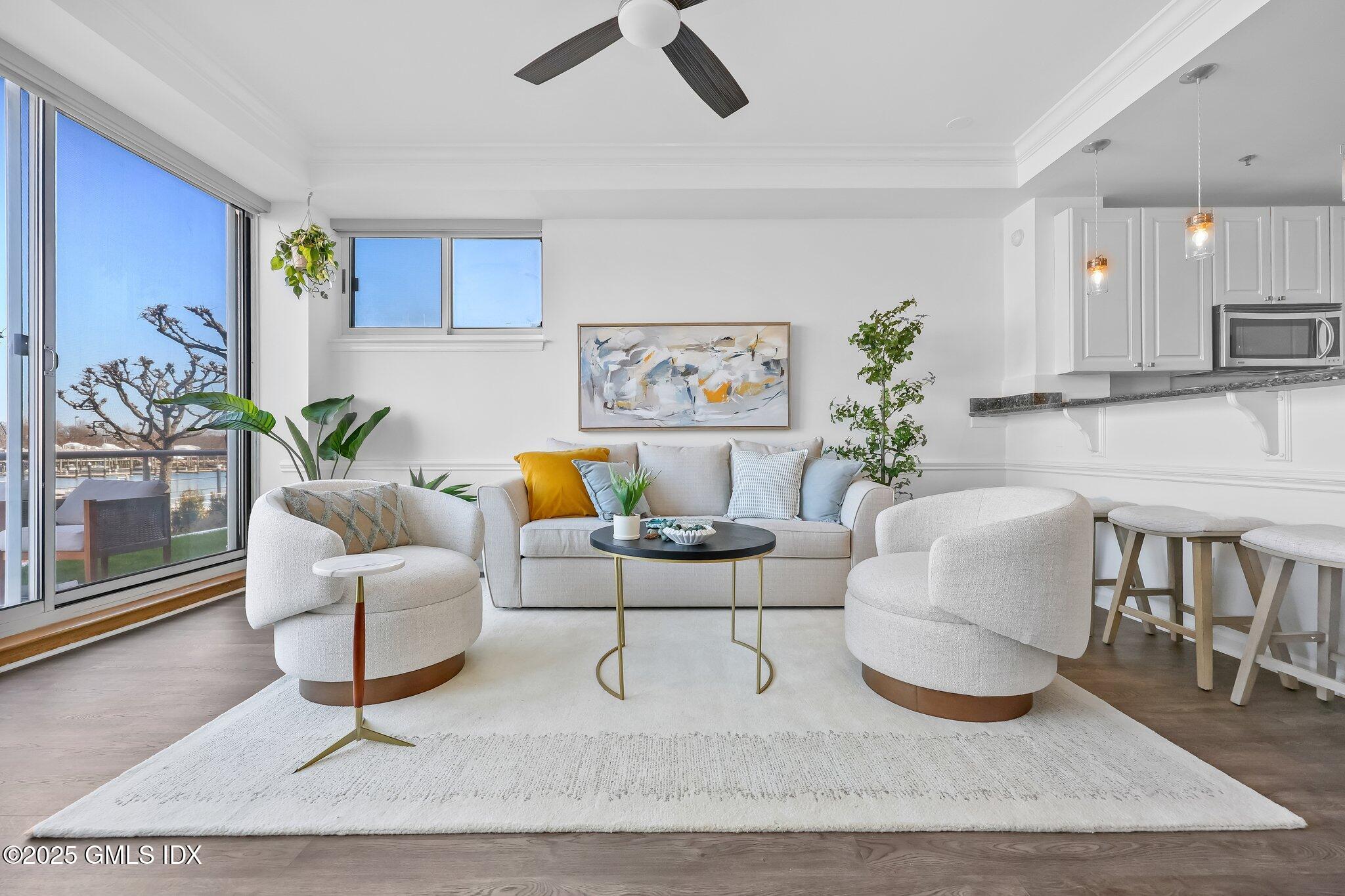 98 Southfield Avenue, 103