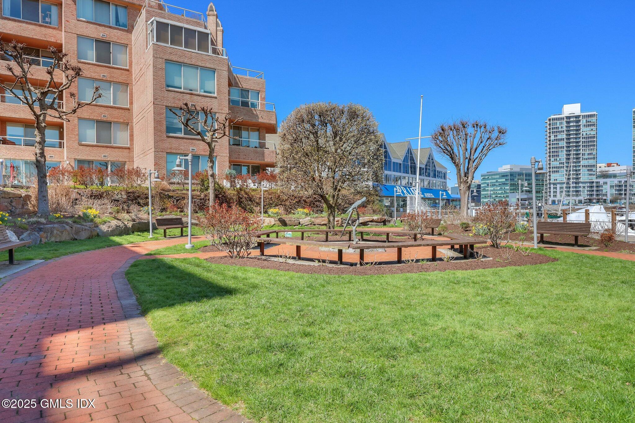 98 Southfield Avenue, 103