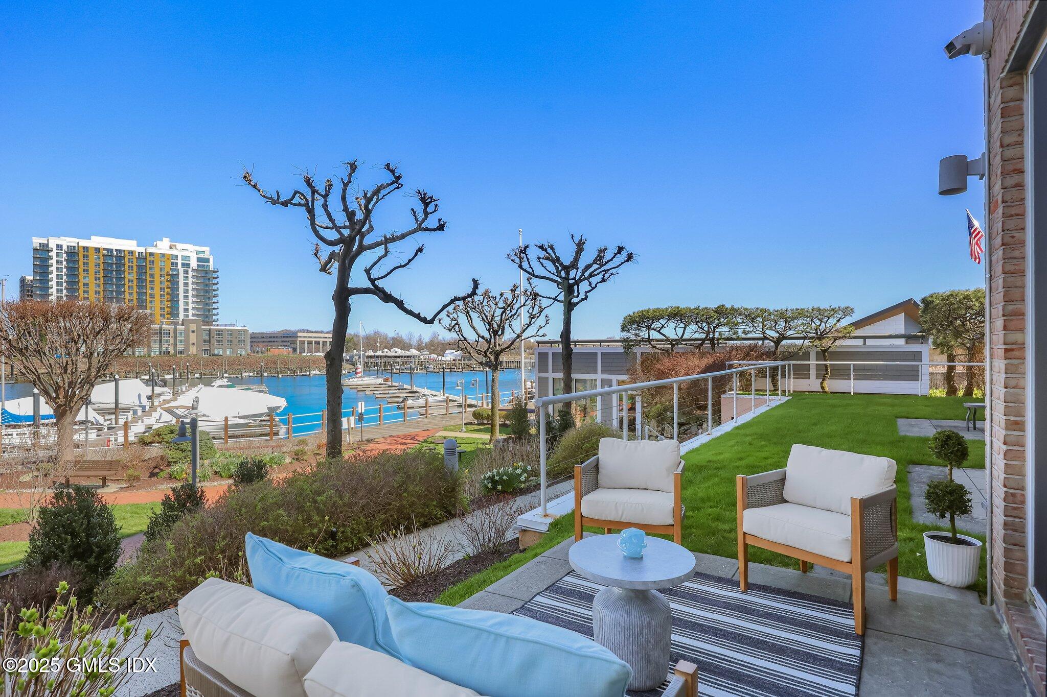 98 Southfield Avenue, 103