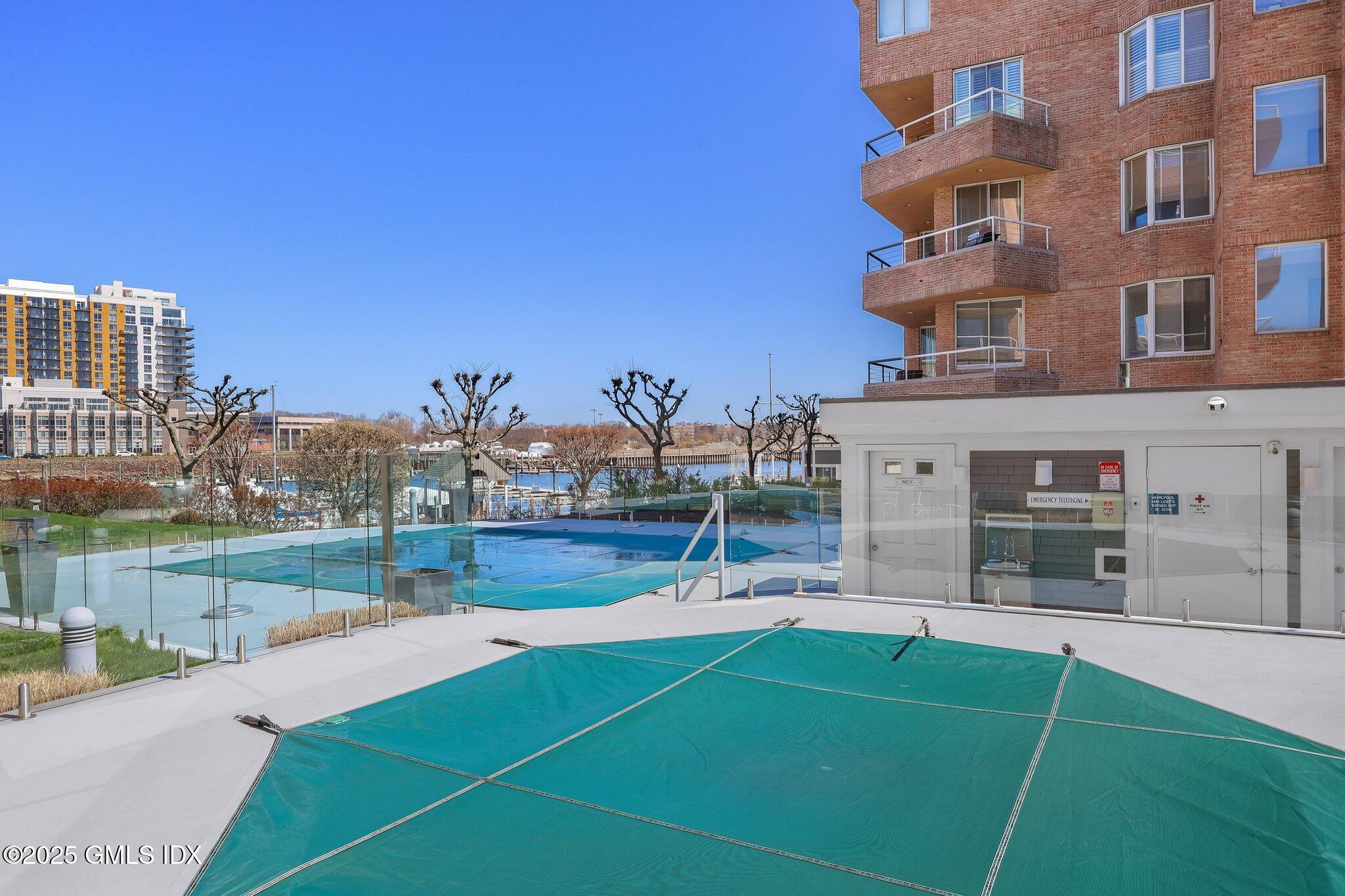 98 Southfield Avenue, 103