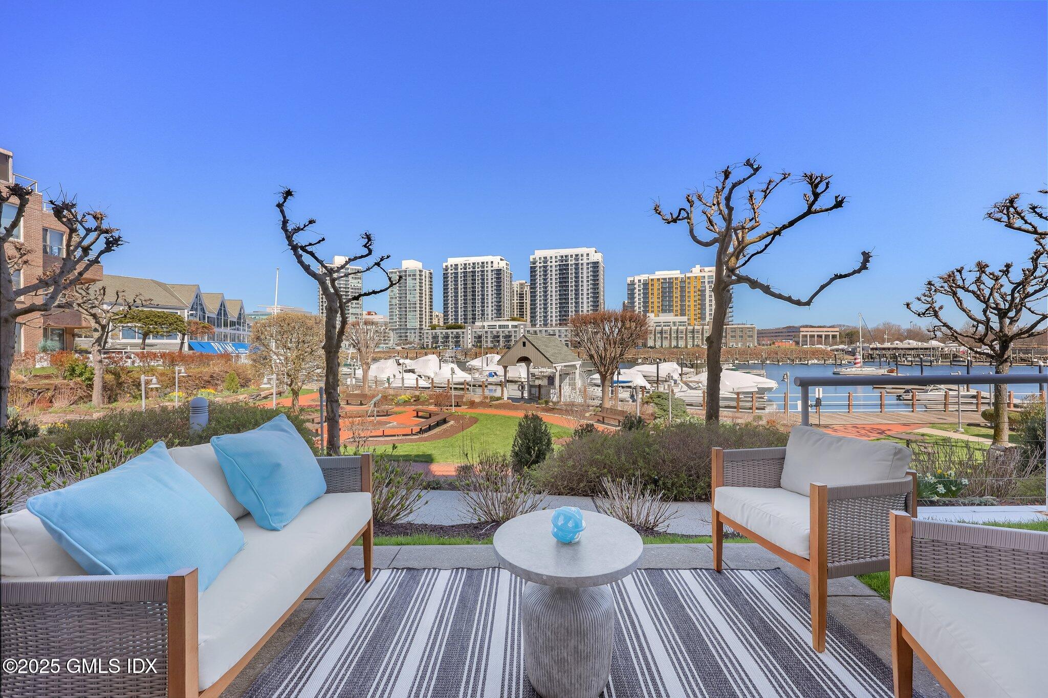 98 Southfield Avenue, 103