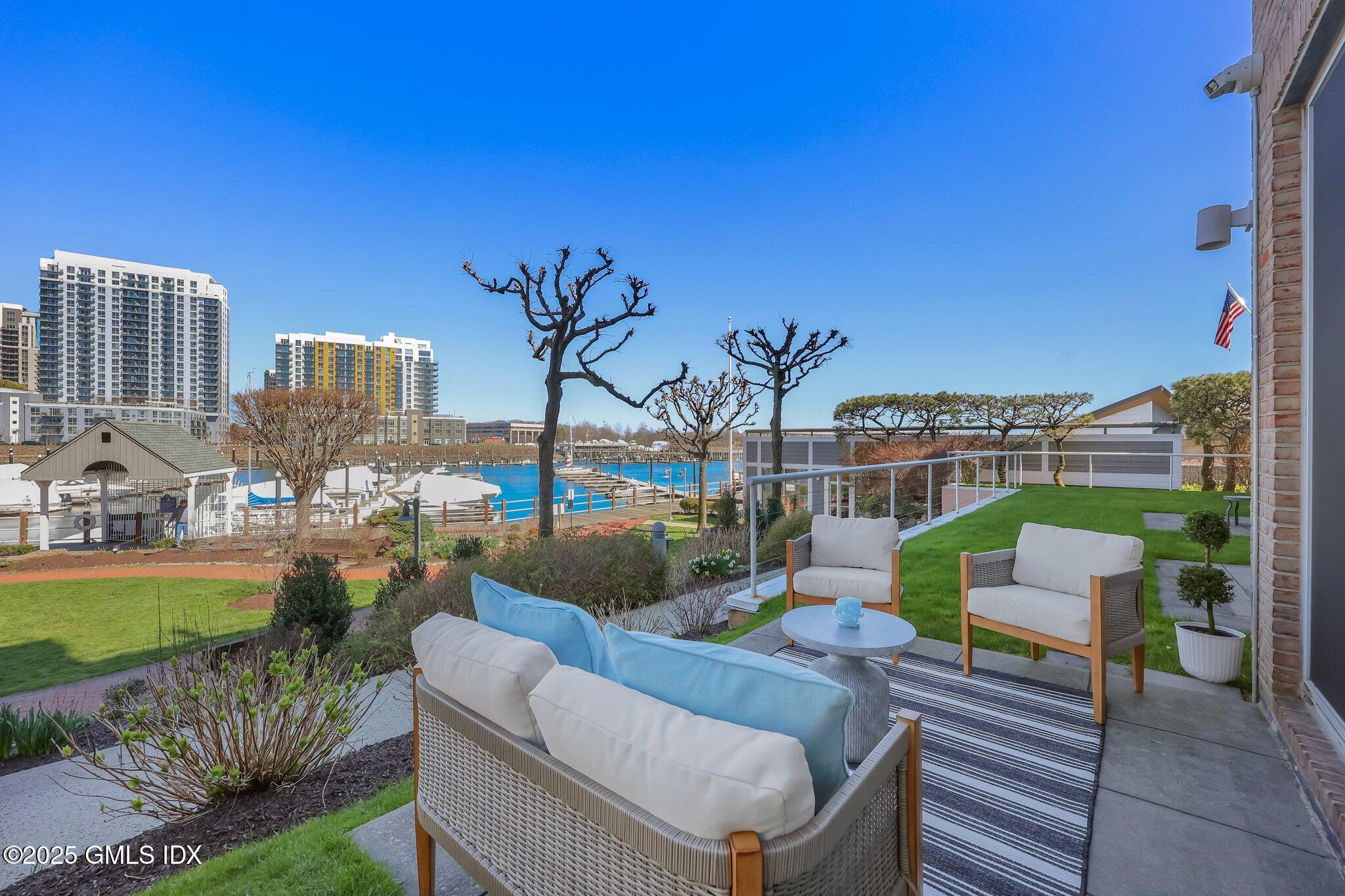 98 Southfield Avenue, 103