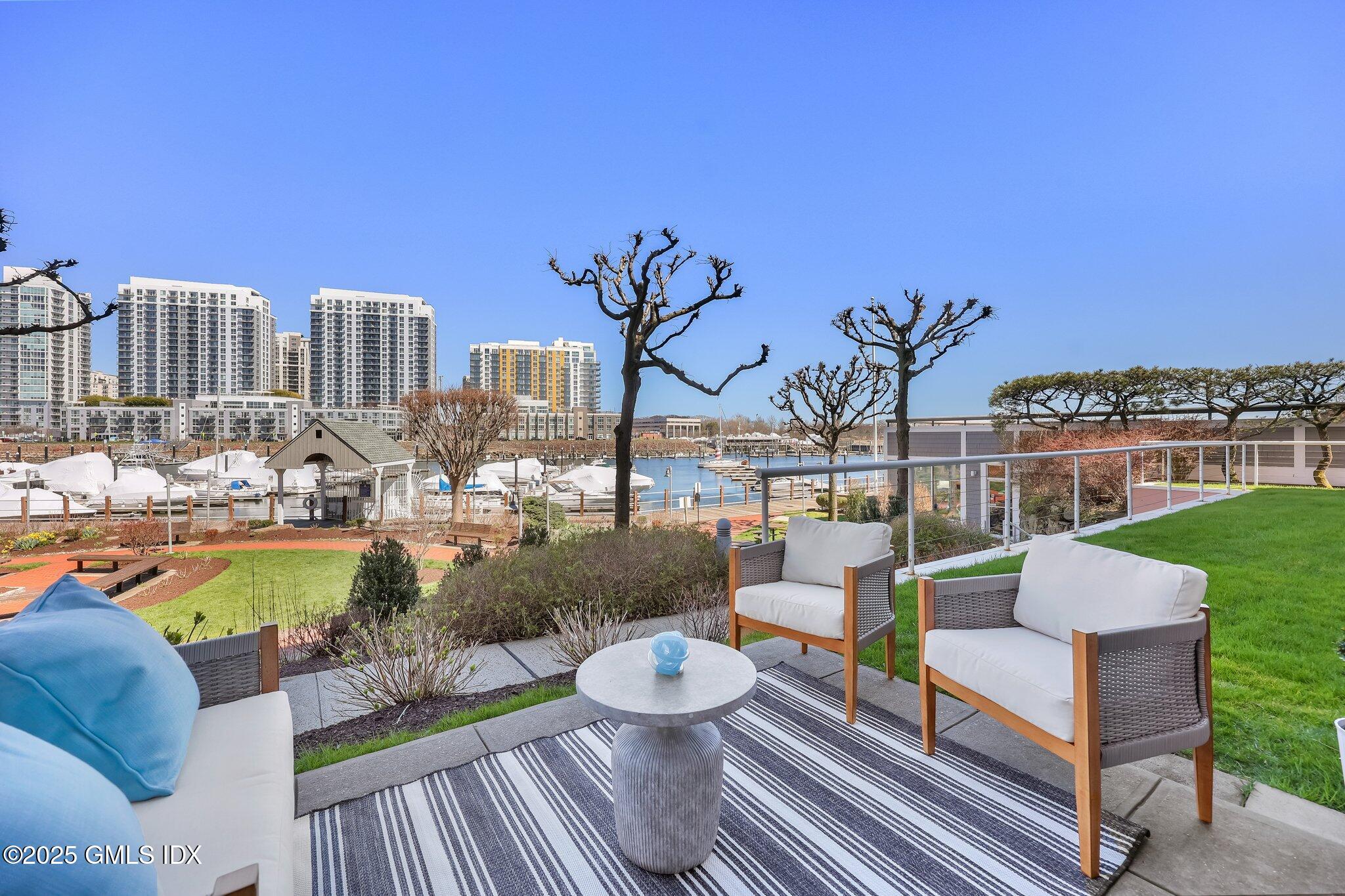 98 Southfield Avenue, 103