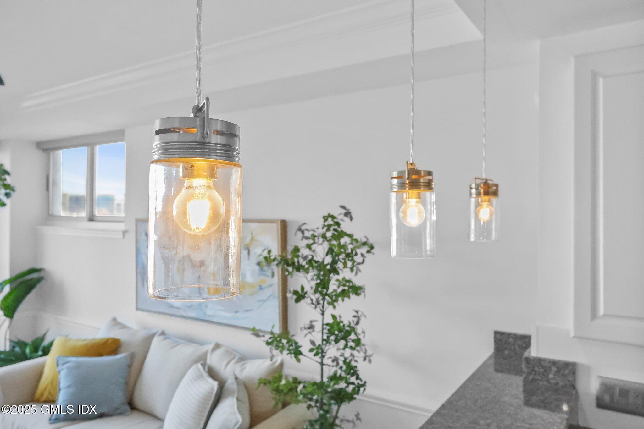 98 Southfield Avenue, 103