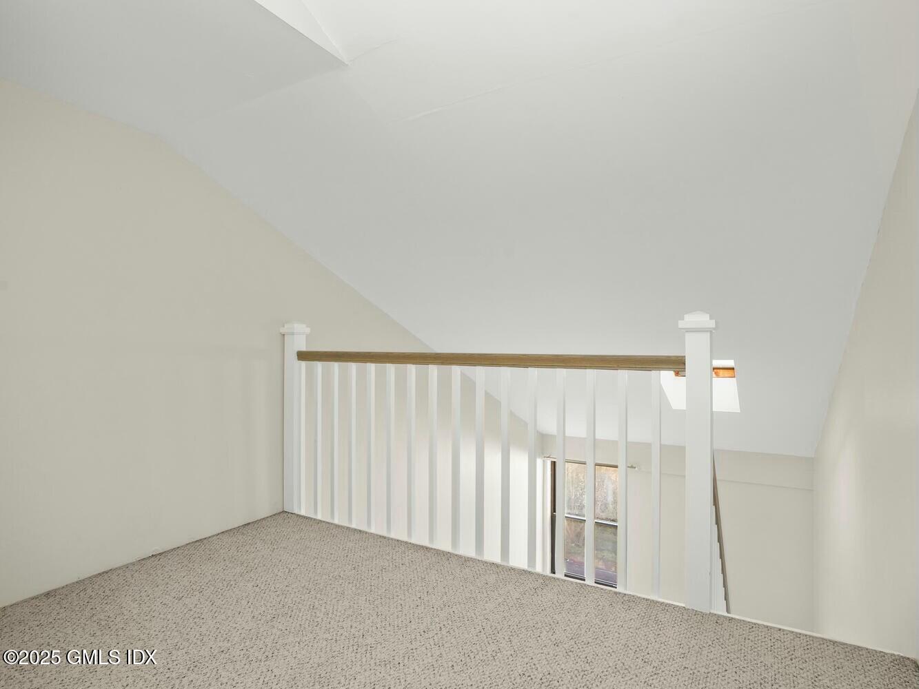 1465 E Putnam Avenue, 520