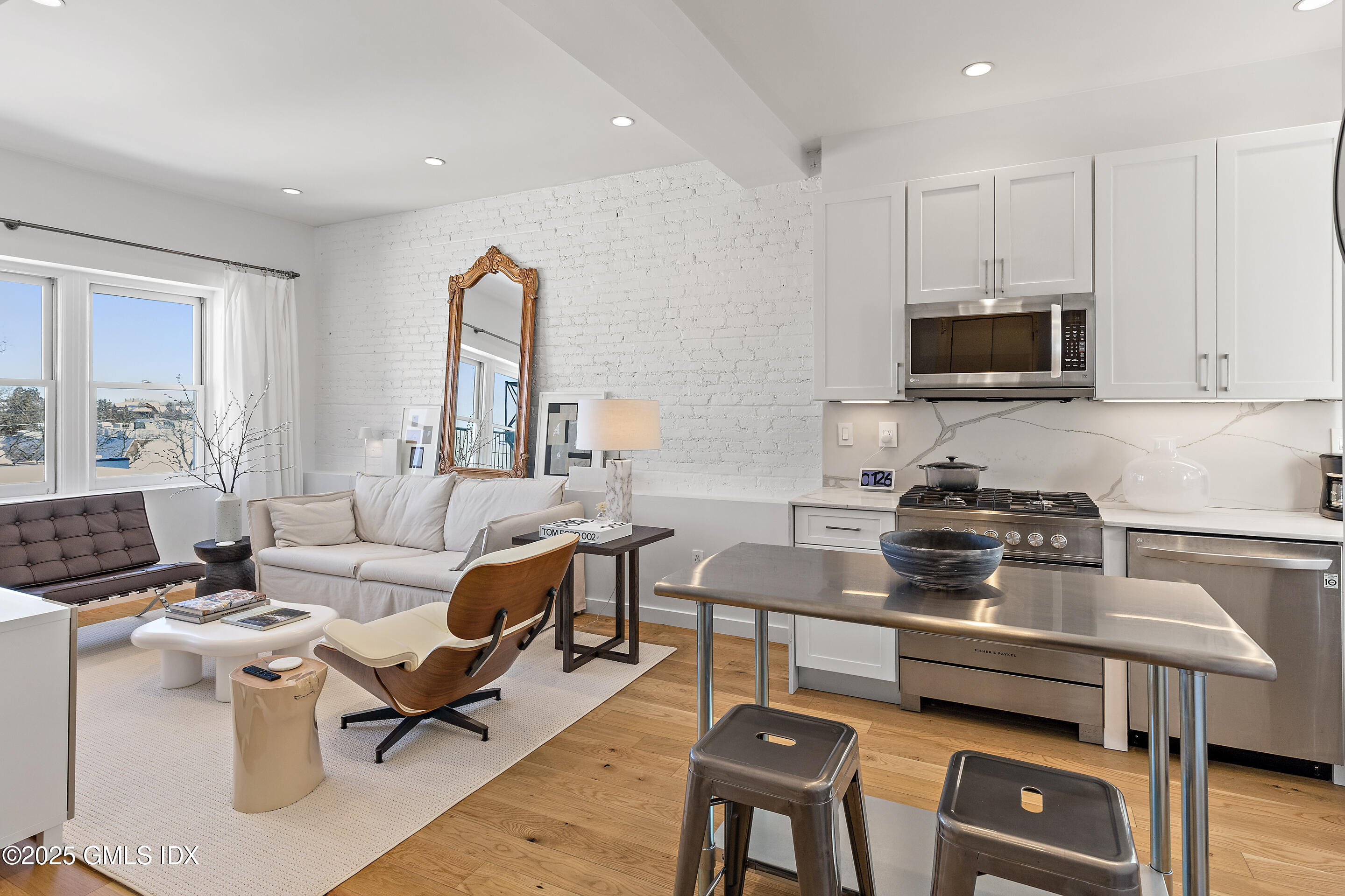 171 Greenwich Avenue Unit: 3B