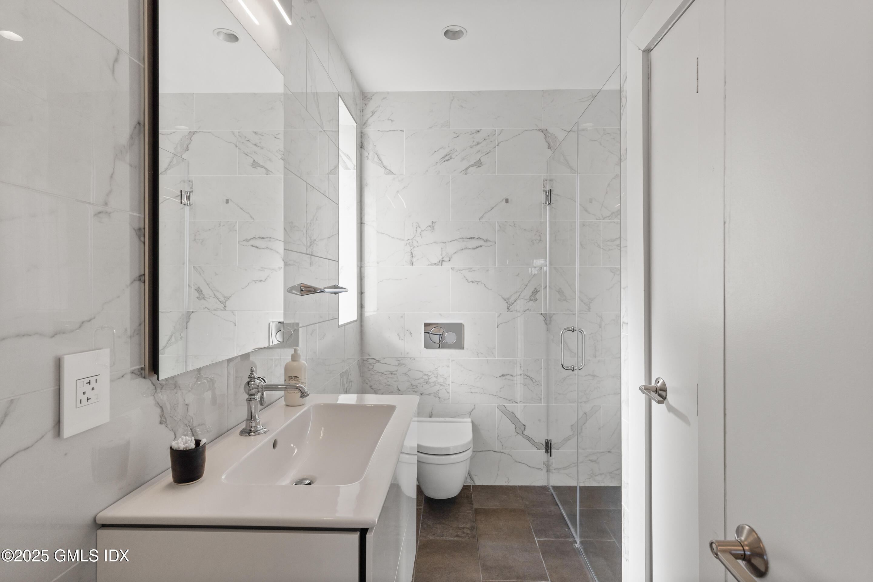 171 Greenwich Avenue Unit: 3B