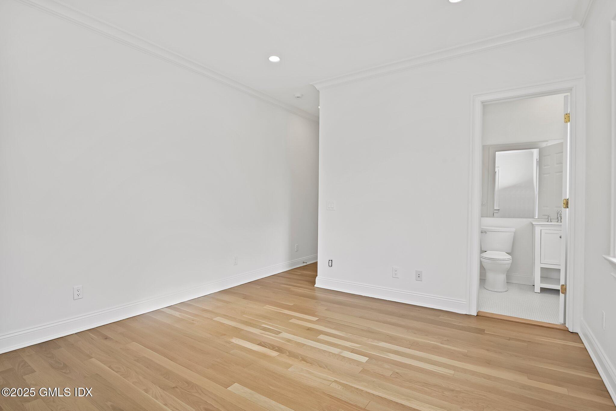 147 Holly Hill Lane, 9