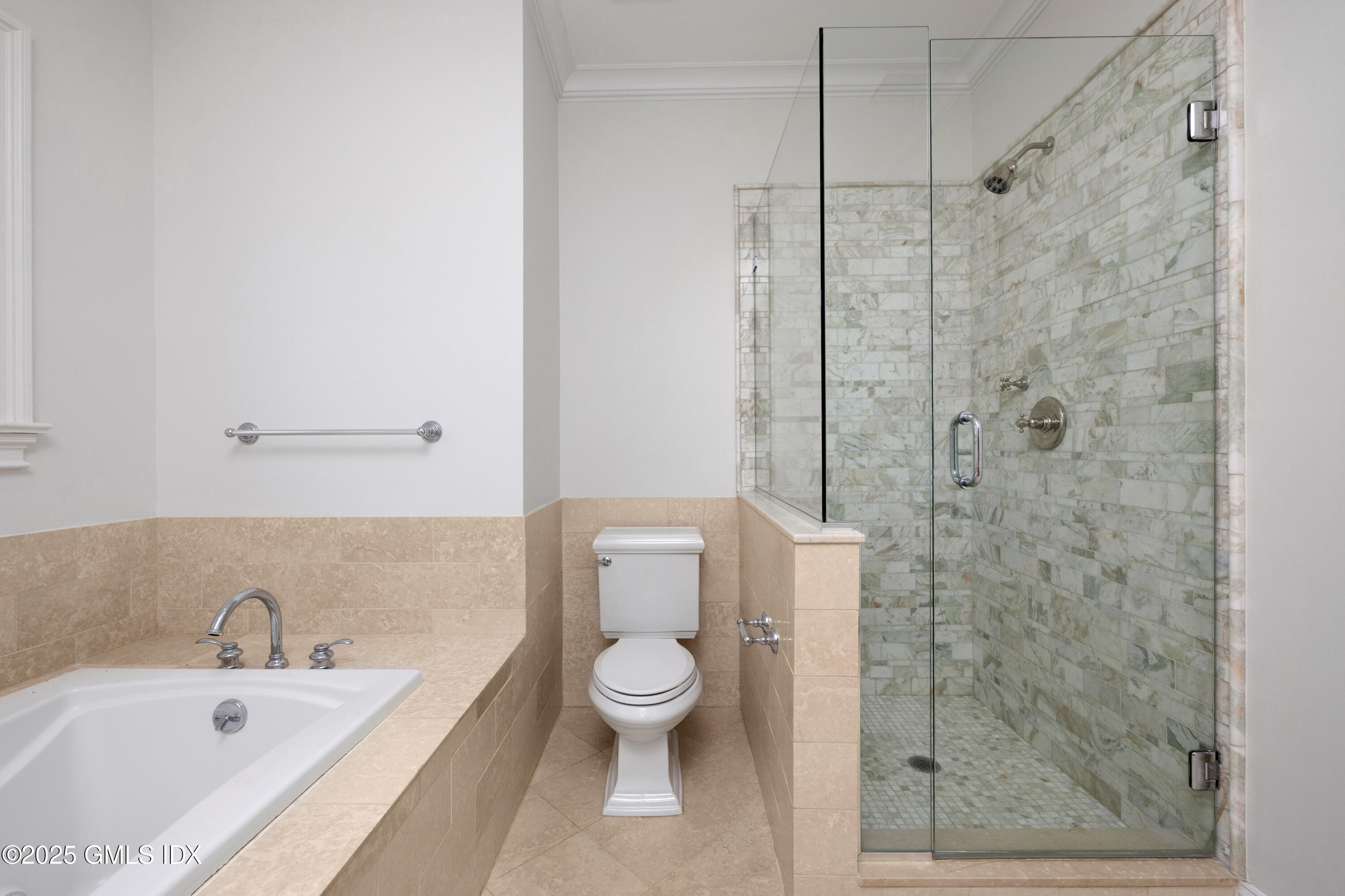 147 Holly Hill Lane, 2