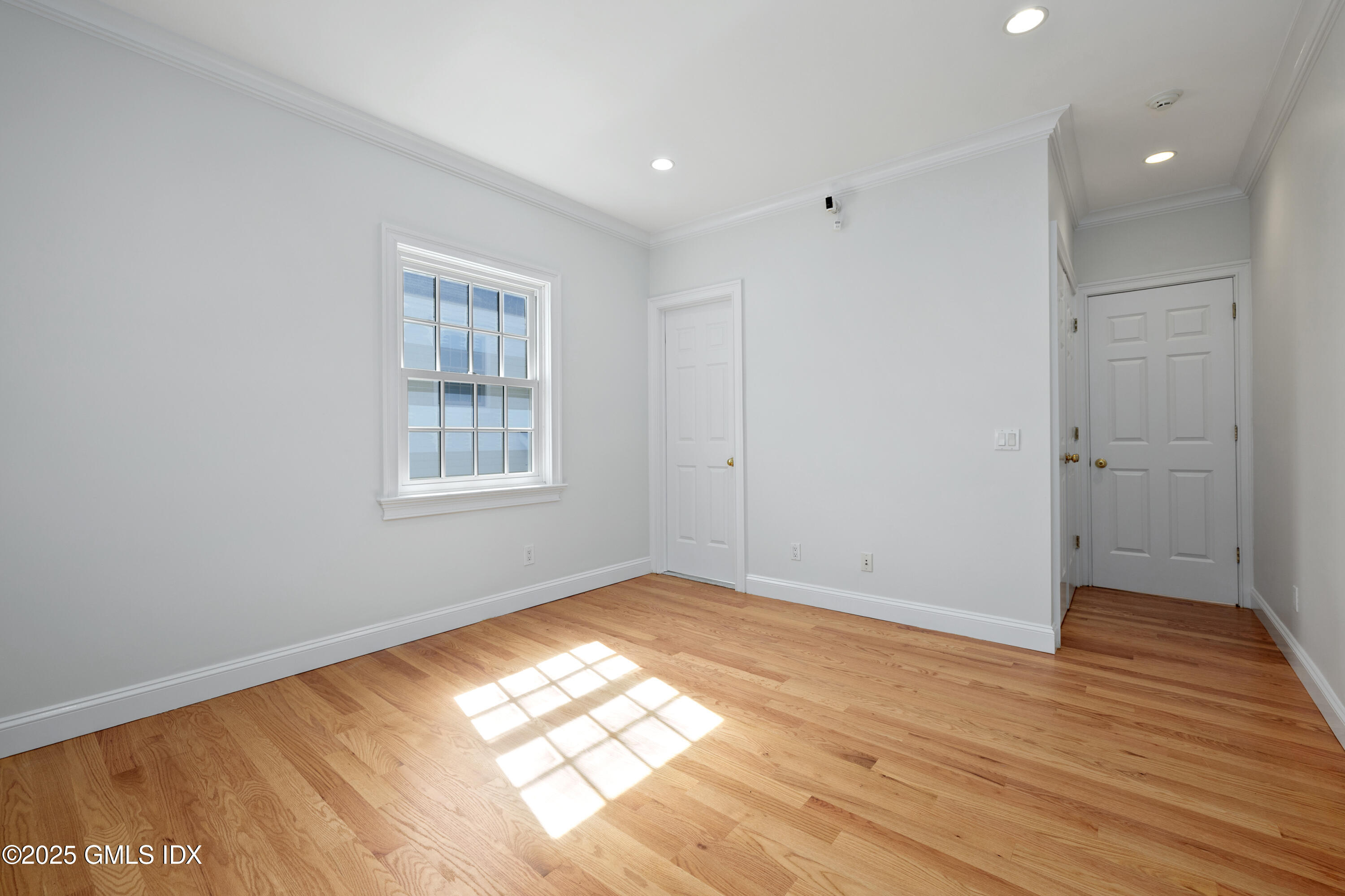 147 Holly Hill Lane, 2