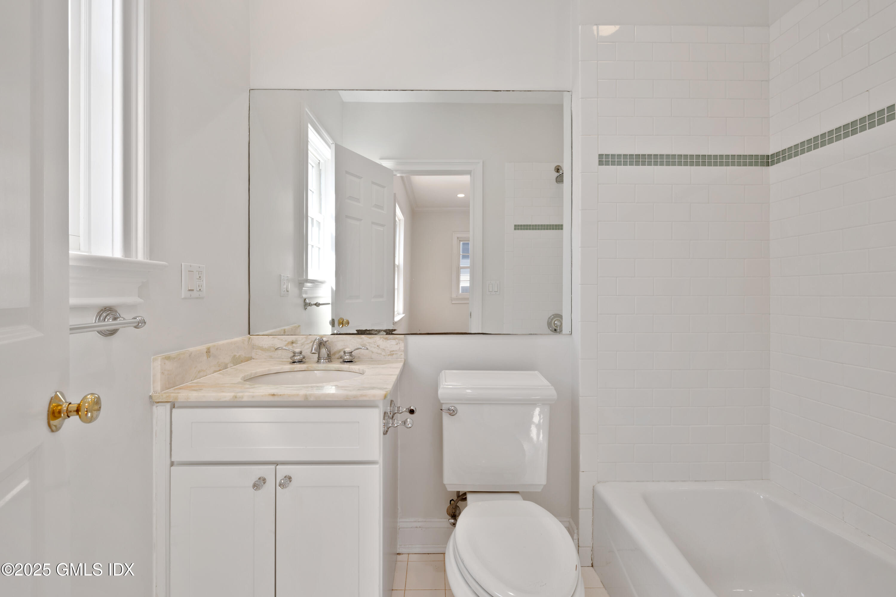 147 Holly Hill Lane, 2