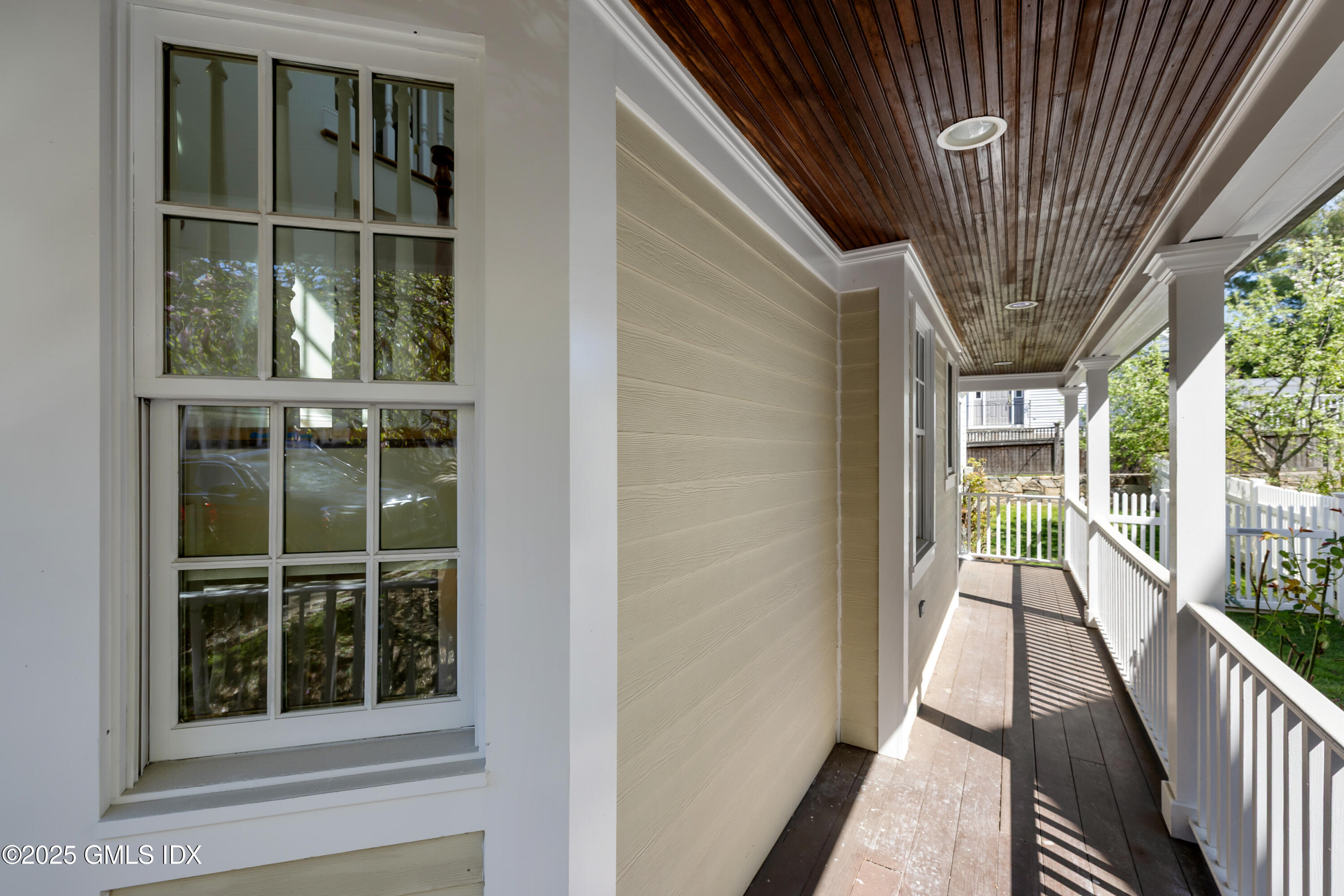 147 Holly Hill Lane, 2