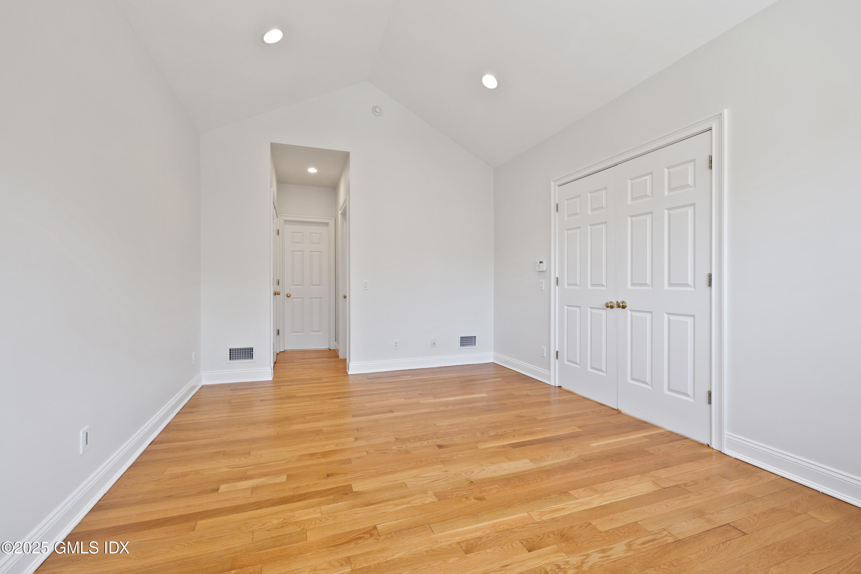 147 Holly Hill Lane, 2