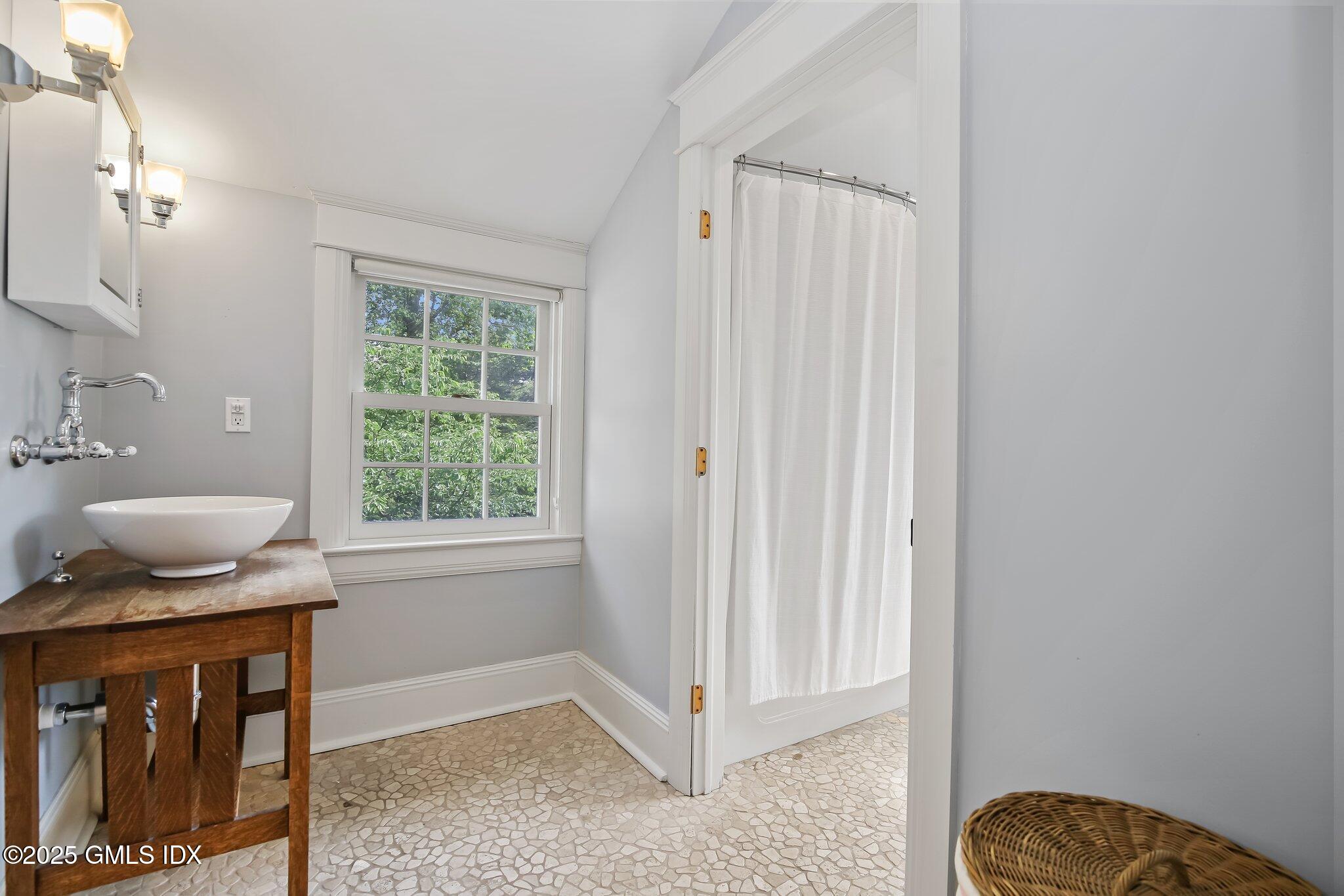 202 Mansfield Avenue