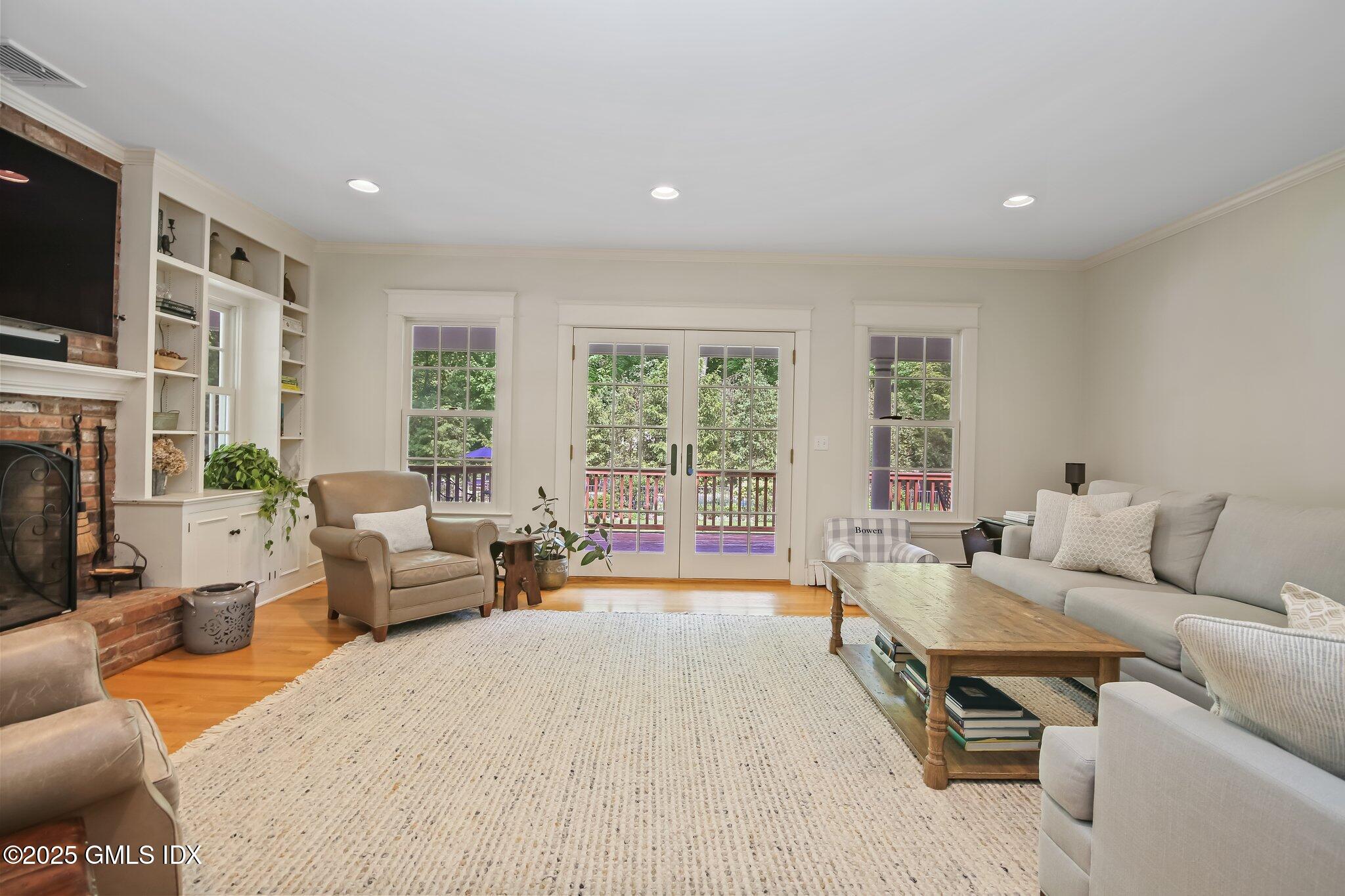 202 Mansfield Avenue