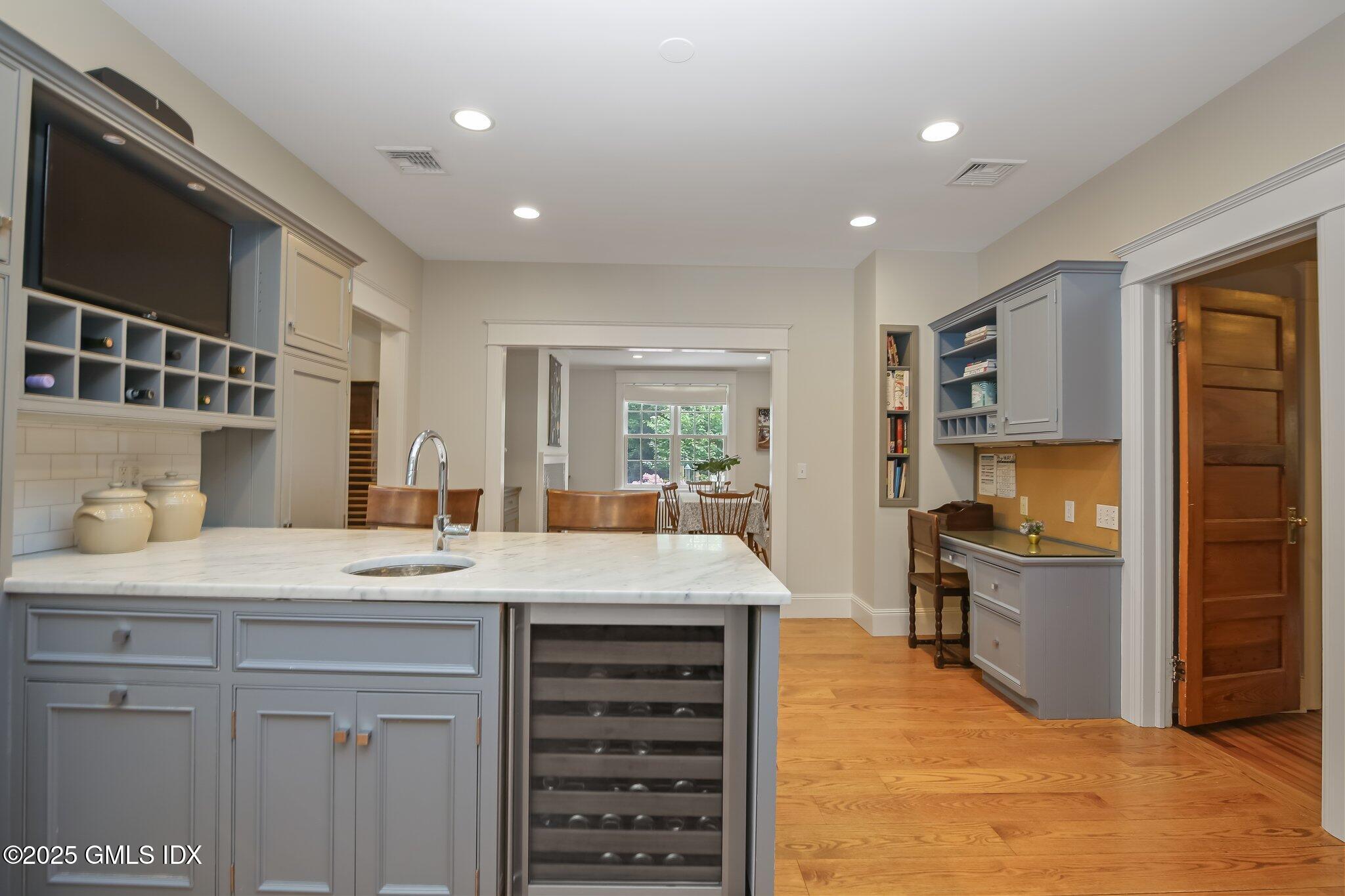 202 Mansfield Avenue