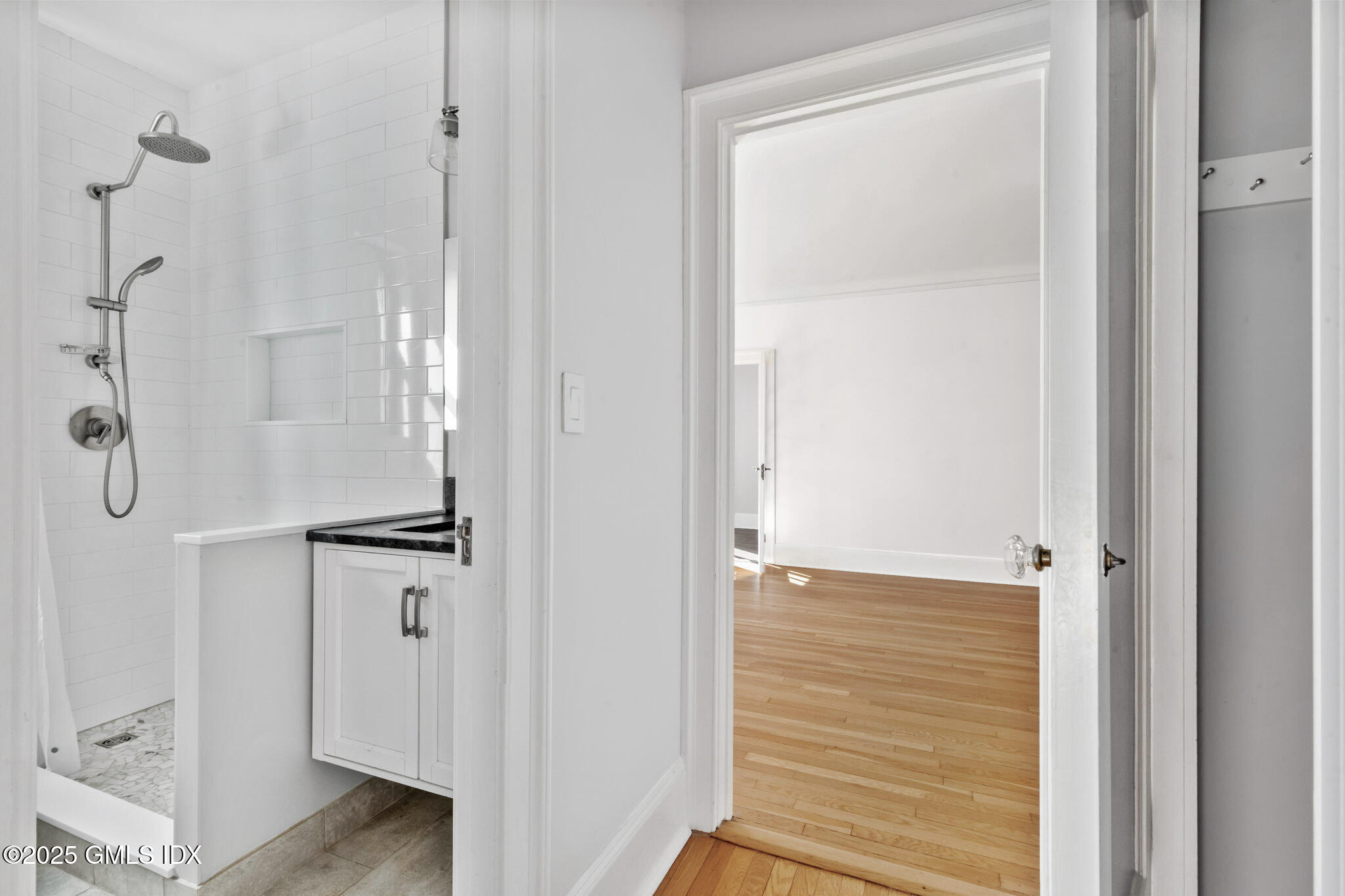 47 Lafayette Place, 4C