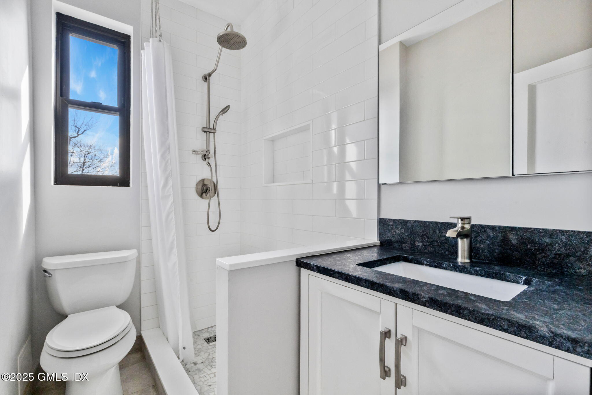 47 Lafayette Place, 4C