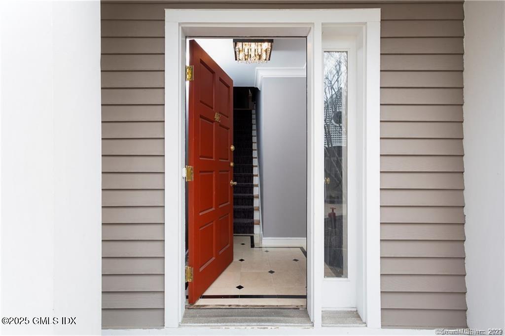 453 E Putnam Avenue, 4E