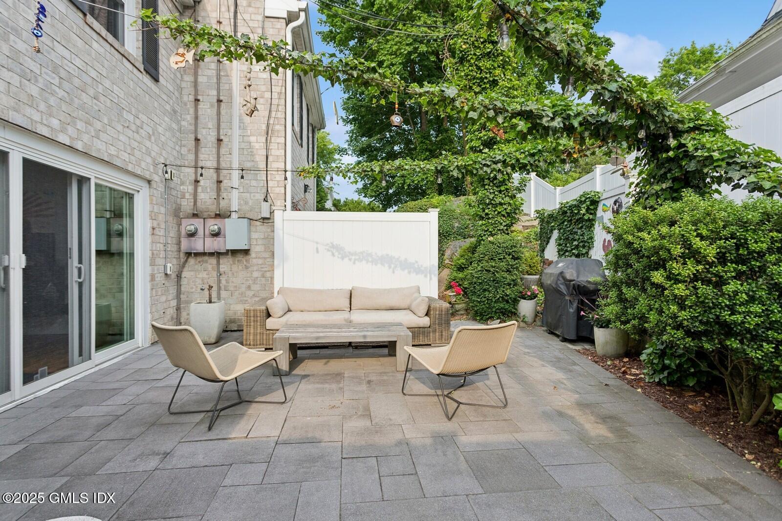 25 Indian Harbor Drive, 12