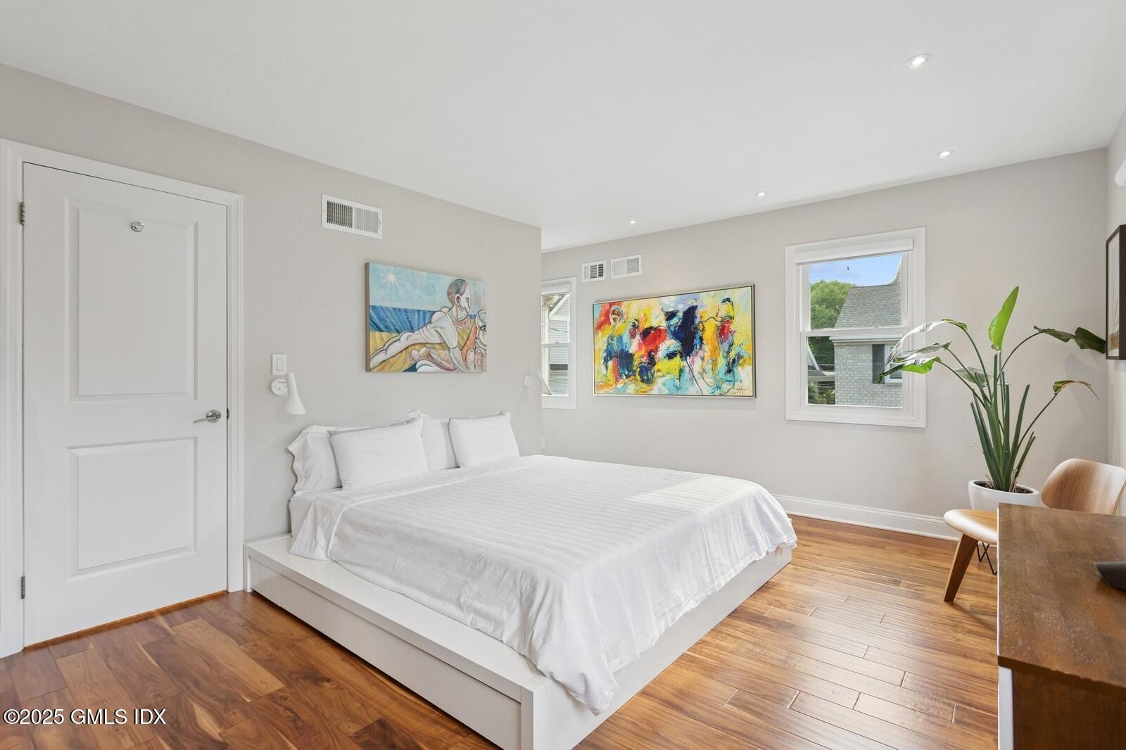 25 Indian Harbor Drive, 12