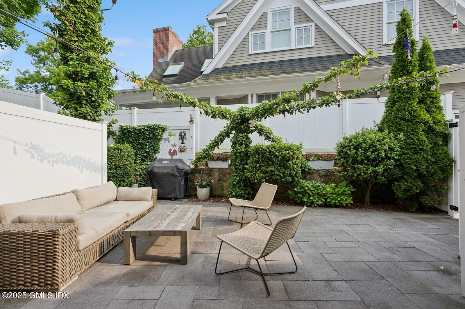 25 Indian Harbor Drive, 12