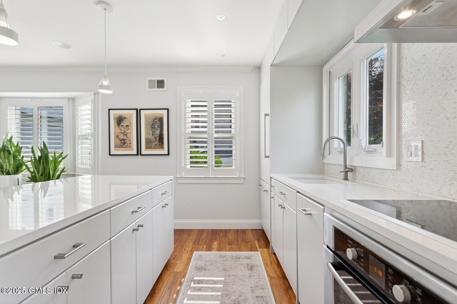 25 Indian Harbor Drive, 12