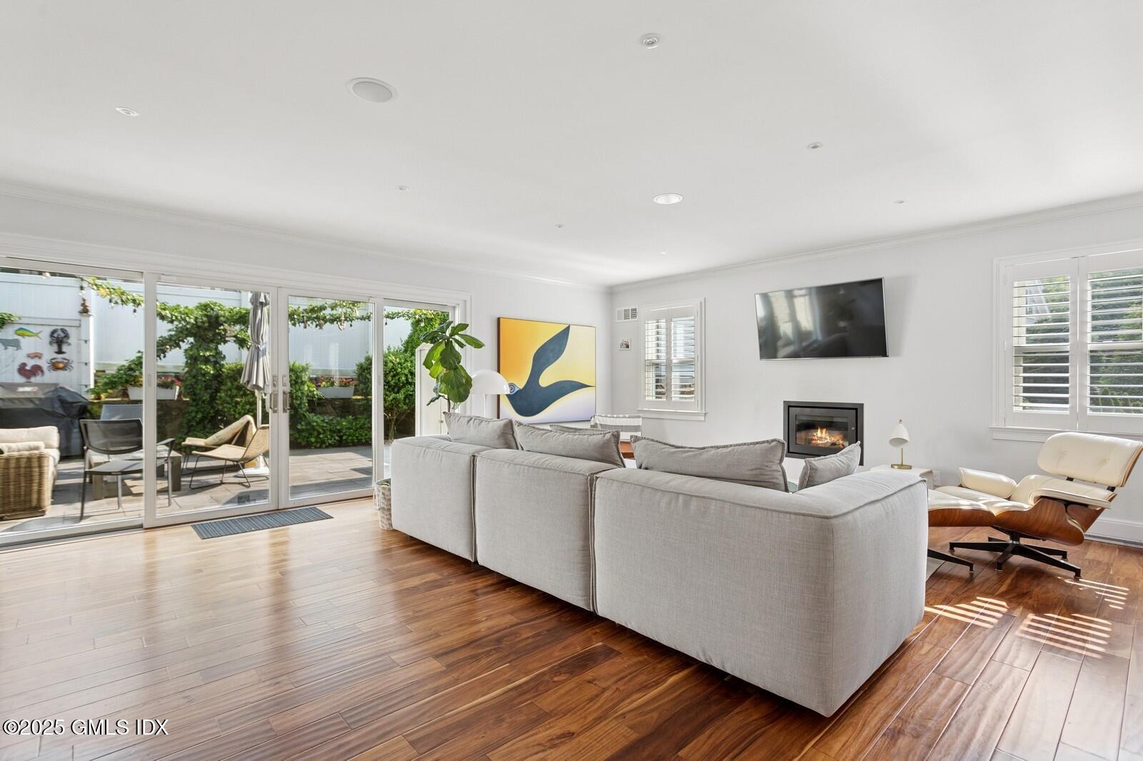 25 Indian Harbor Drive, 12