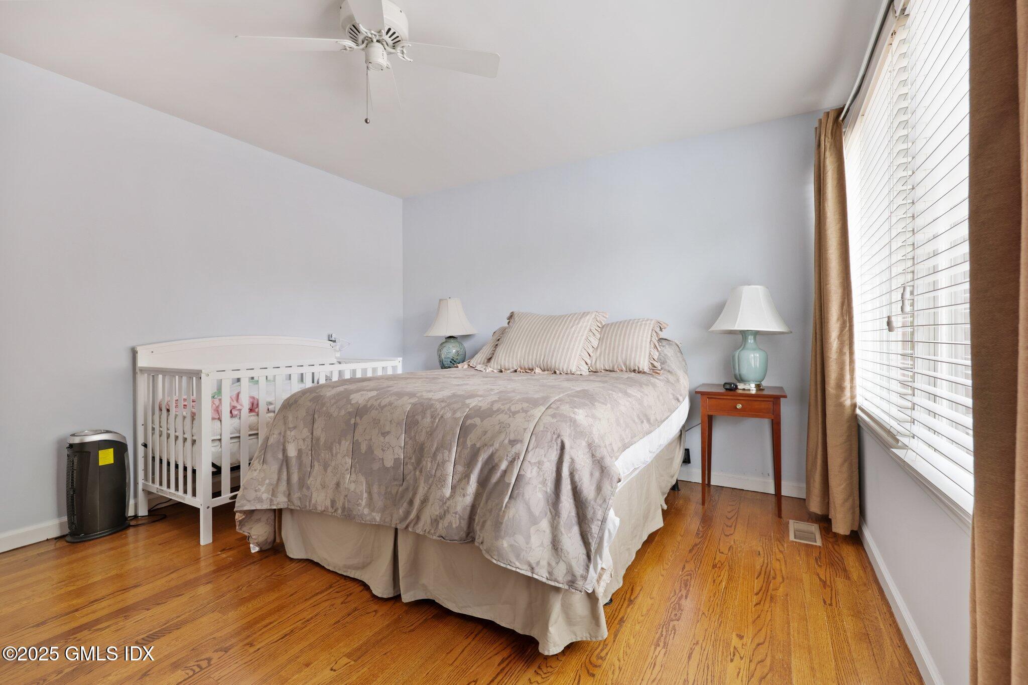 28 E Lyon Farm Drive, 28