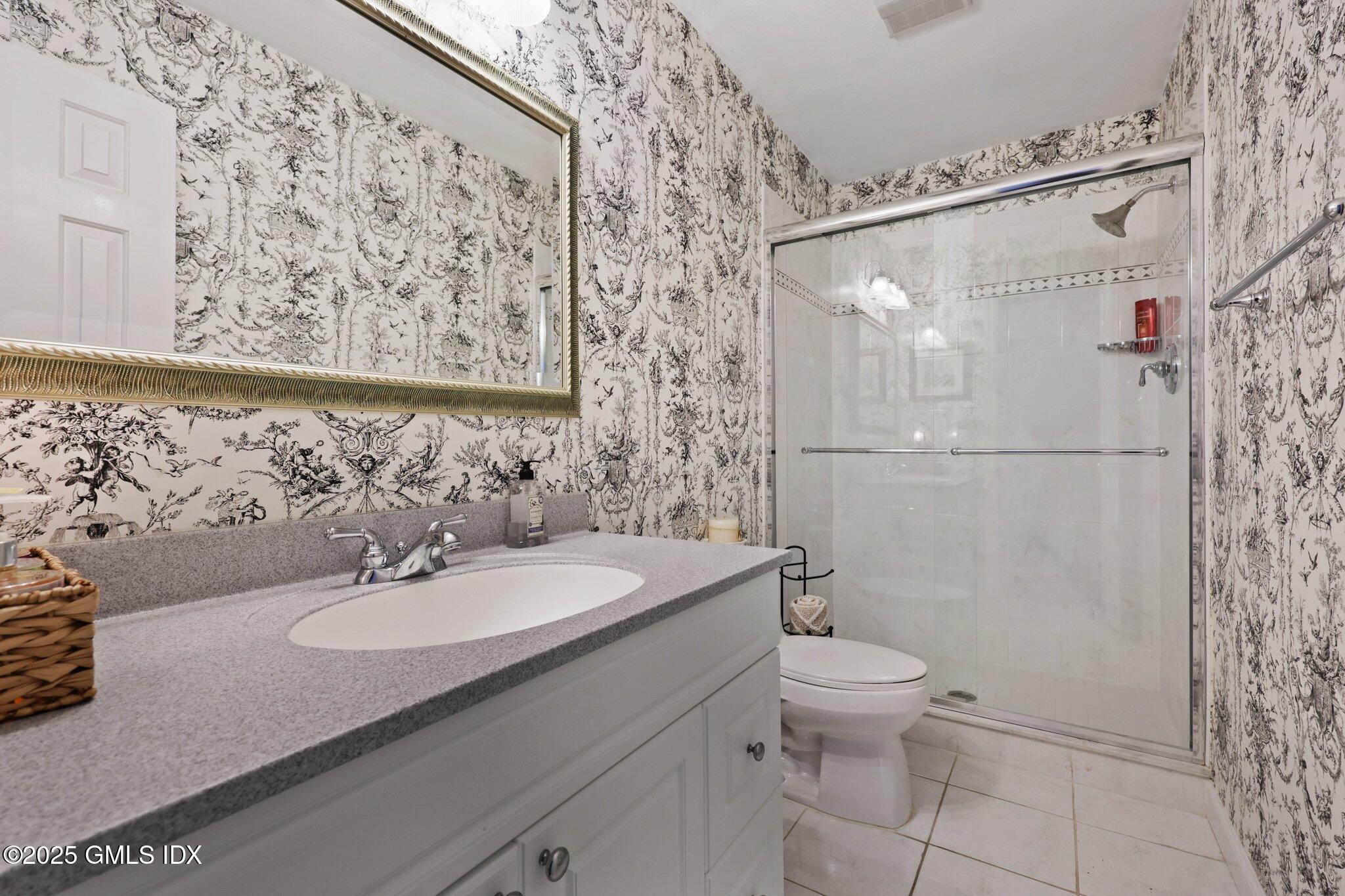 28 E Lyon Farm Drive, 28