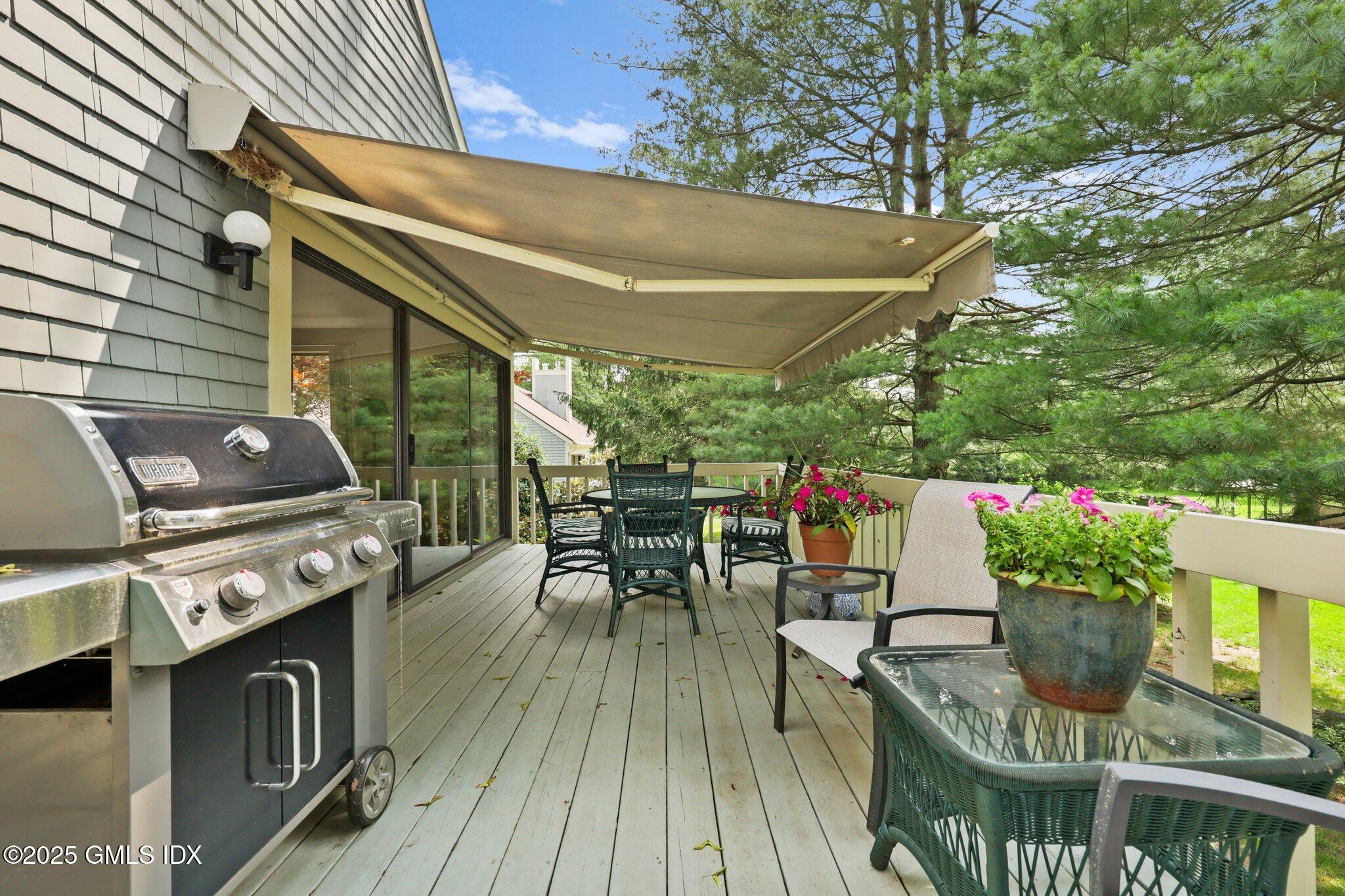 28 E Lyon Farm Drive, 28