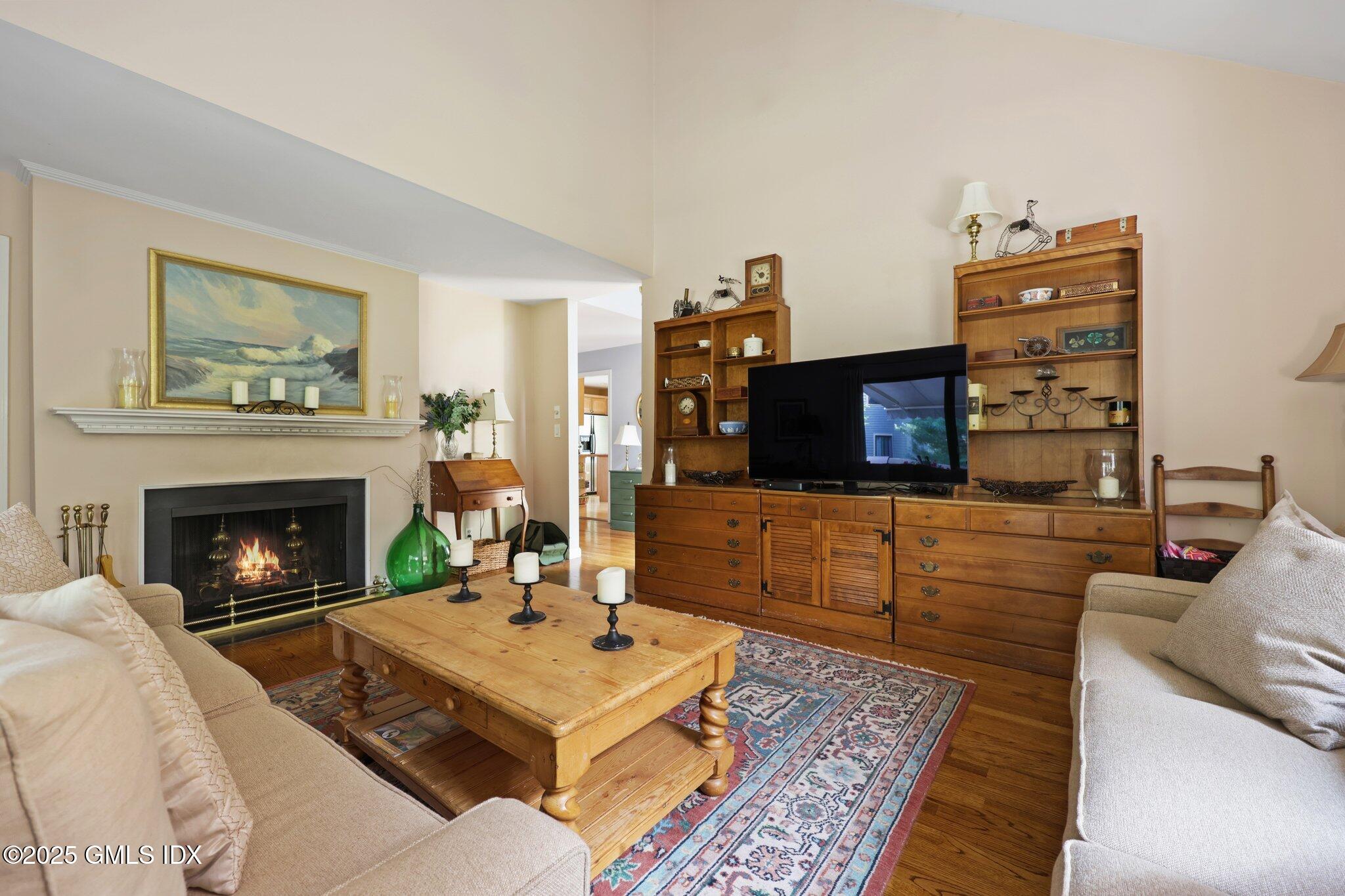 28 E Lyon Farm Drive, 28