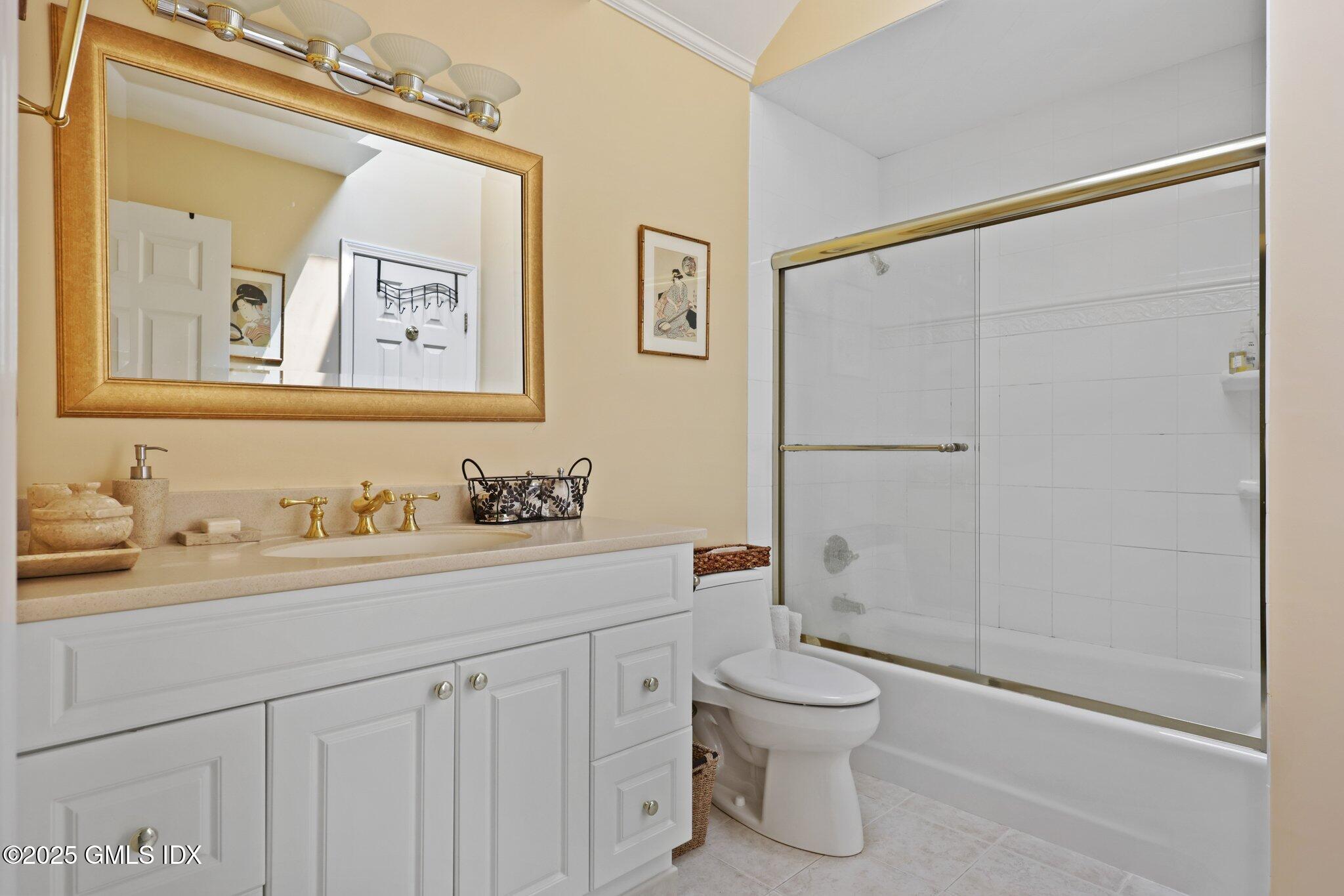 28 E Lyon Farm Drive, 28