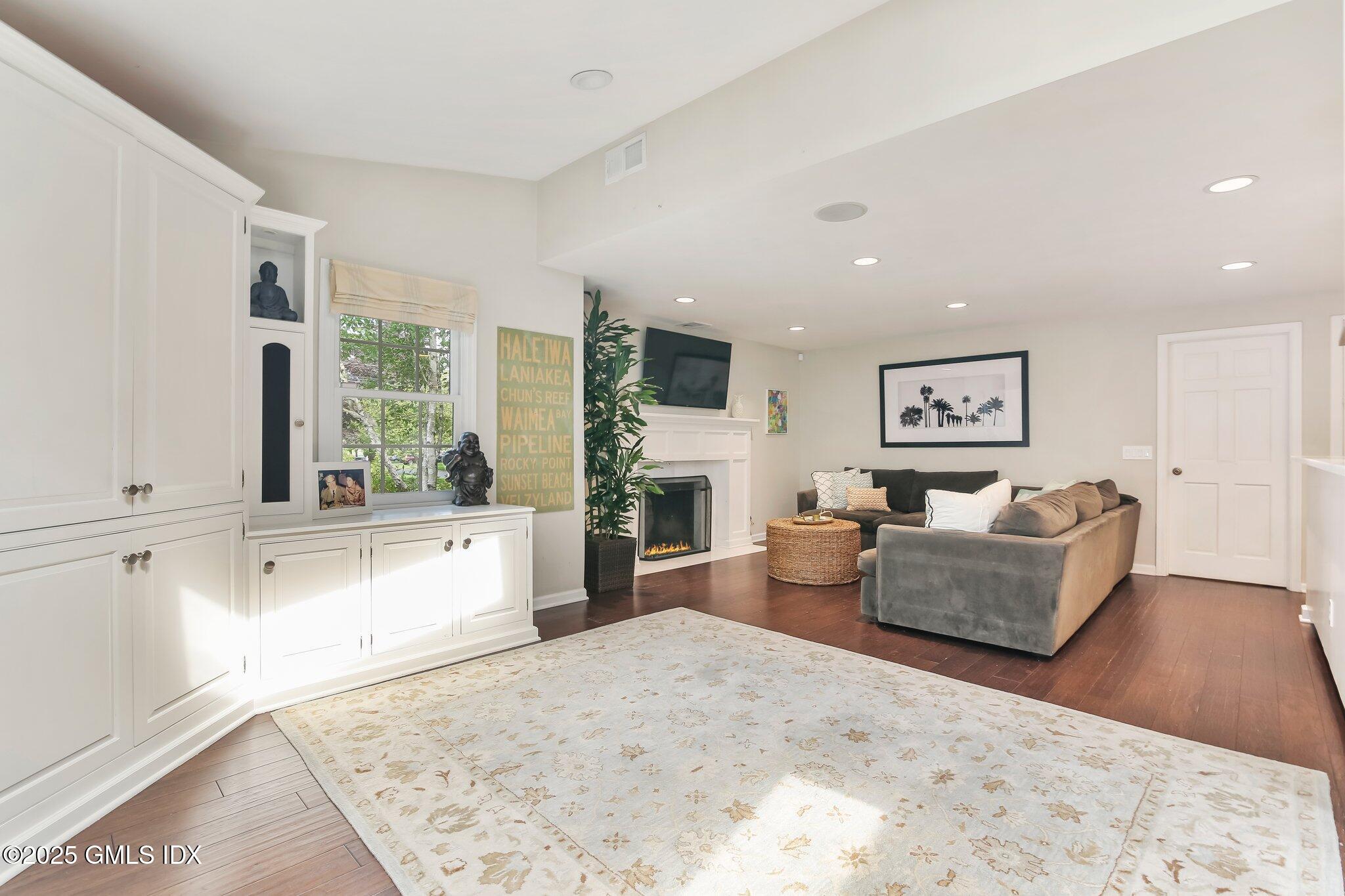 16 Split Timber Place