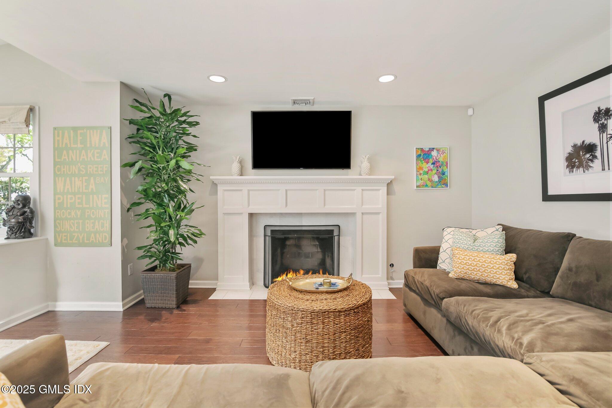 16 Split Timber Place